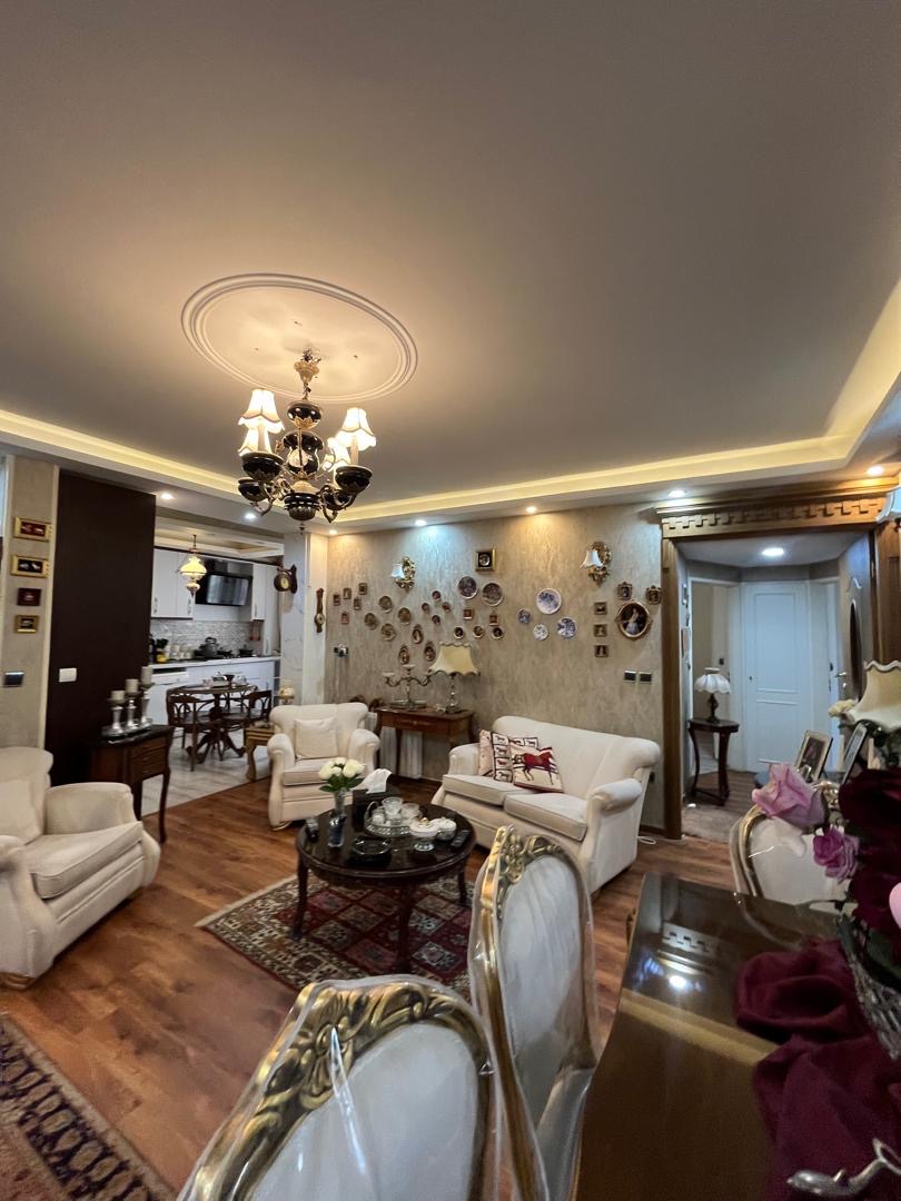 فروش 150 متر آپارتمان دیباجی جنوبی غرق نور حیاط