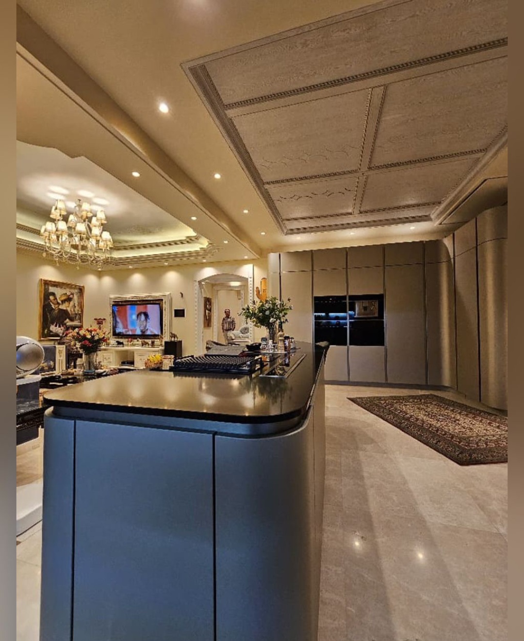 فروش آپارتمان 200متر دولت لوکیشن اصیل متریال وارداتی