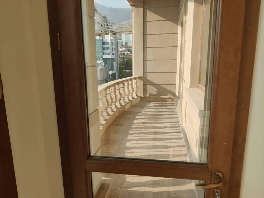 اجاره آپارتمان 230متر فرمانیه فول مشاعات تراس بزرگ