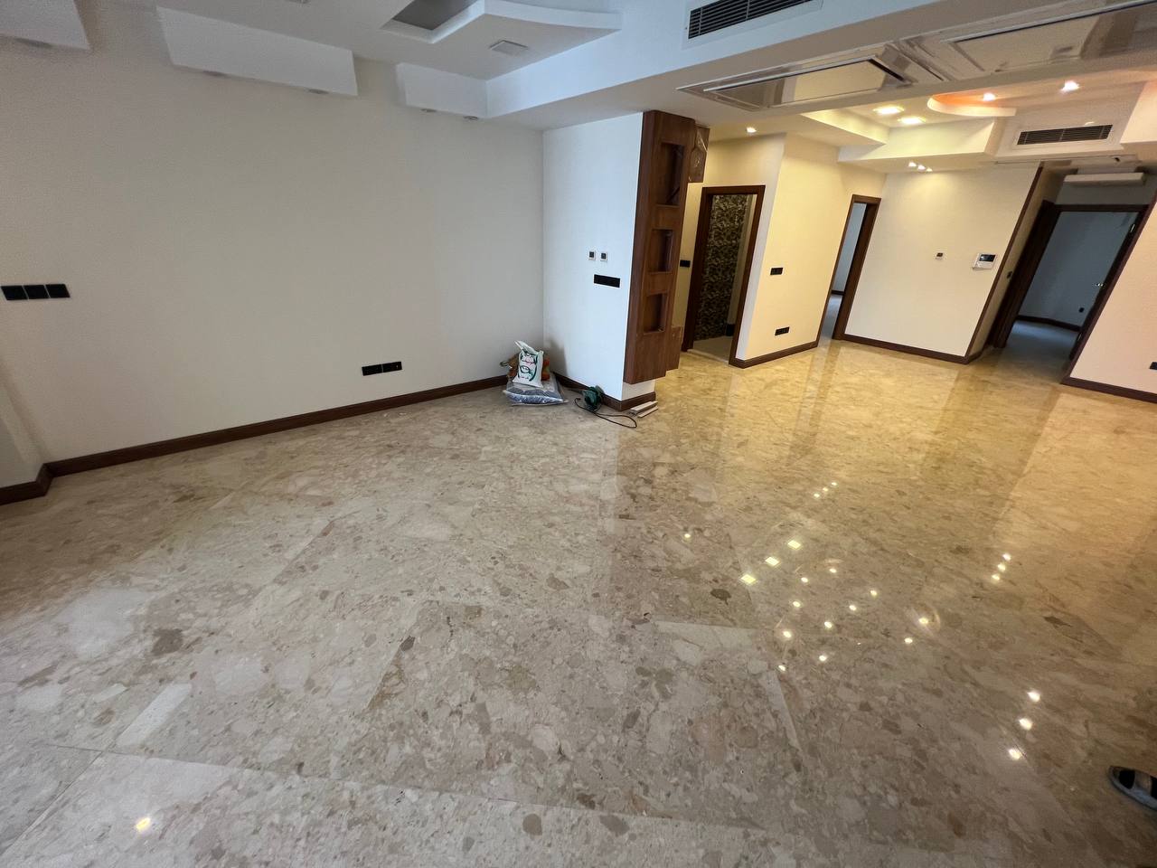 اجاره آپارتمان 160 متر دیباجی کلیدنخورده تاپ لوکیشن دوجهت نور ورودی لابی