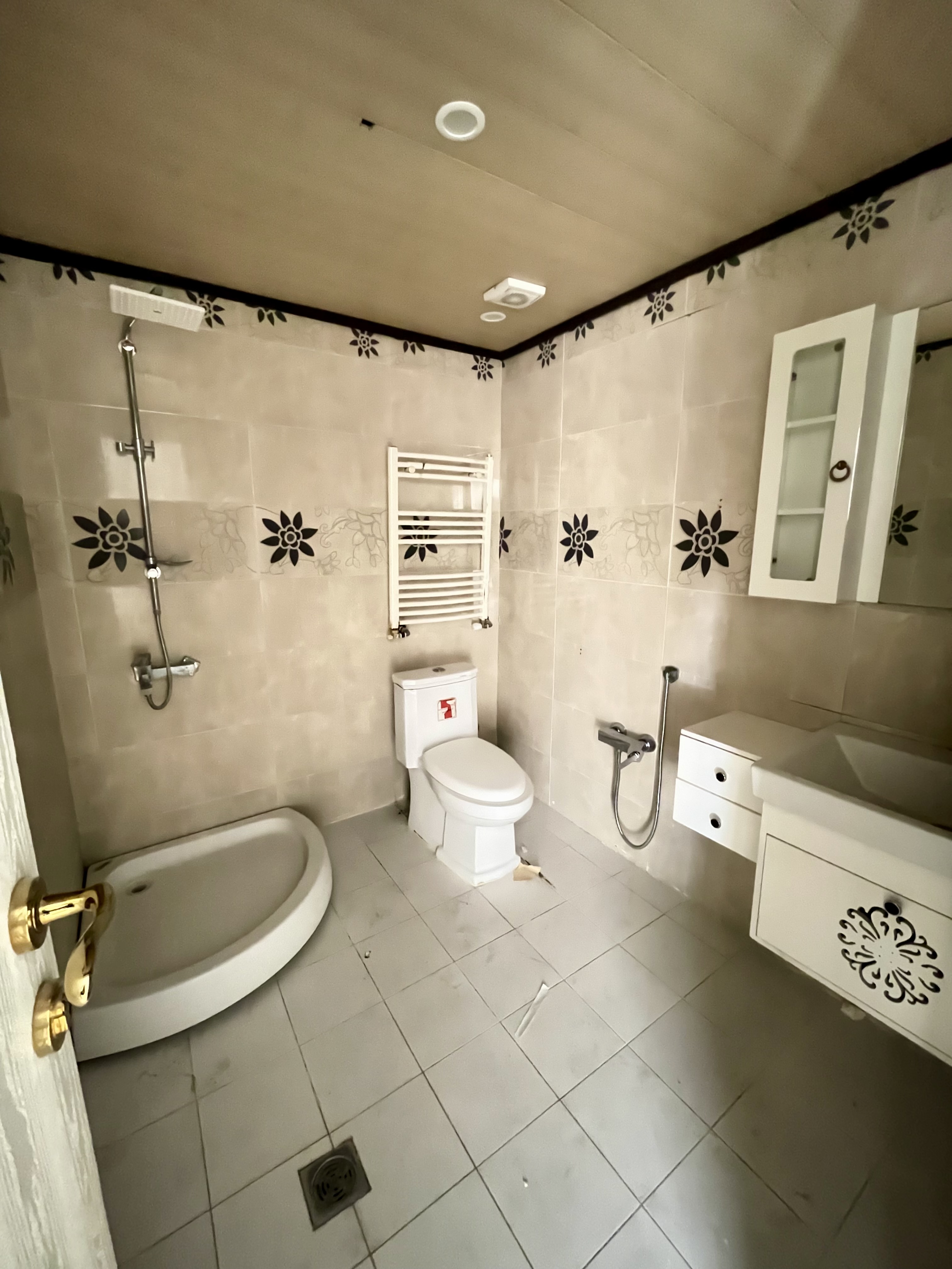 اجاره آپارتمان 135 متر قیطریه تاپ لوکیشن