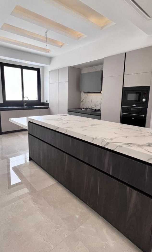 فروش آپارتمان 95مت منظریه ی  تاپ‌لوکیشن‌ کلید‌نخورده