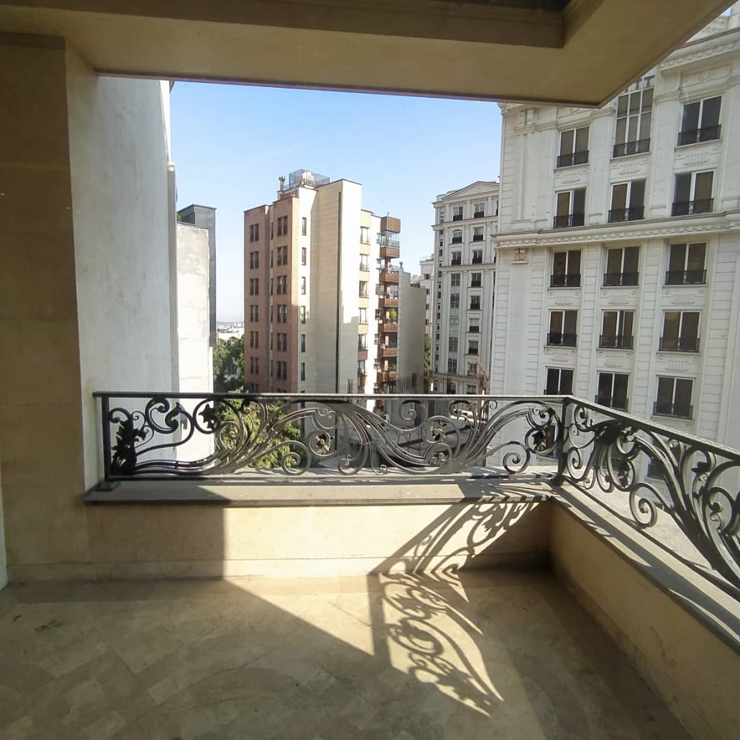 فروش آپارتمان 230متر فرمانیه شرقی