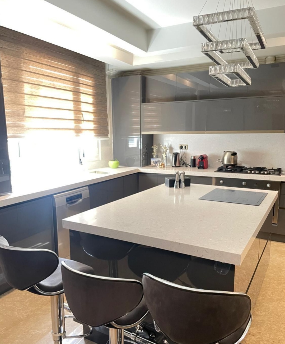 احاره اپارتمان 340متر فرمانیه تاپ لوکیشن
