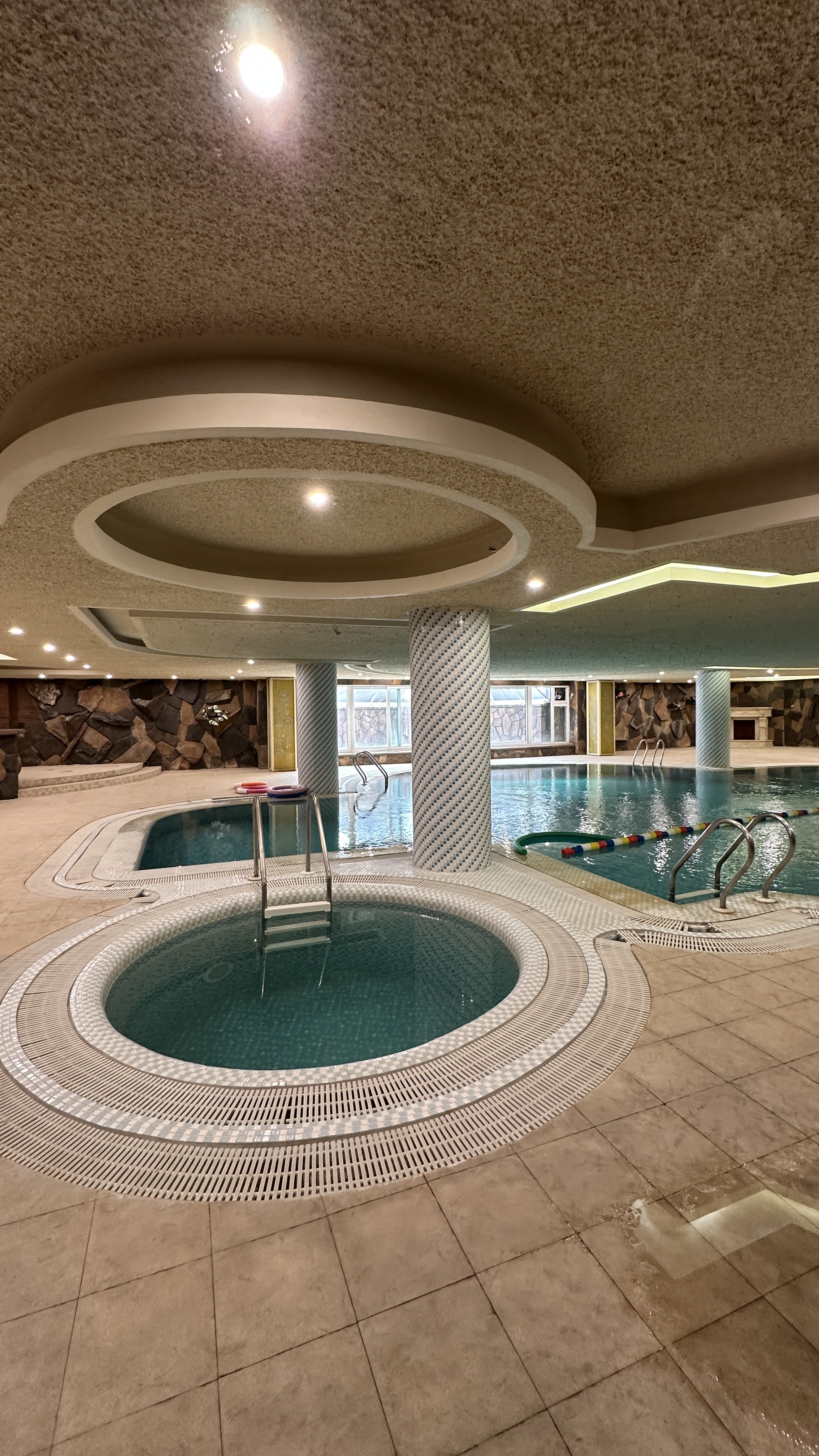 اجاره آپارتمان 330متر‌ فرمانیه شرقی