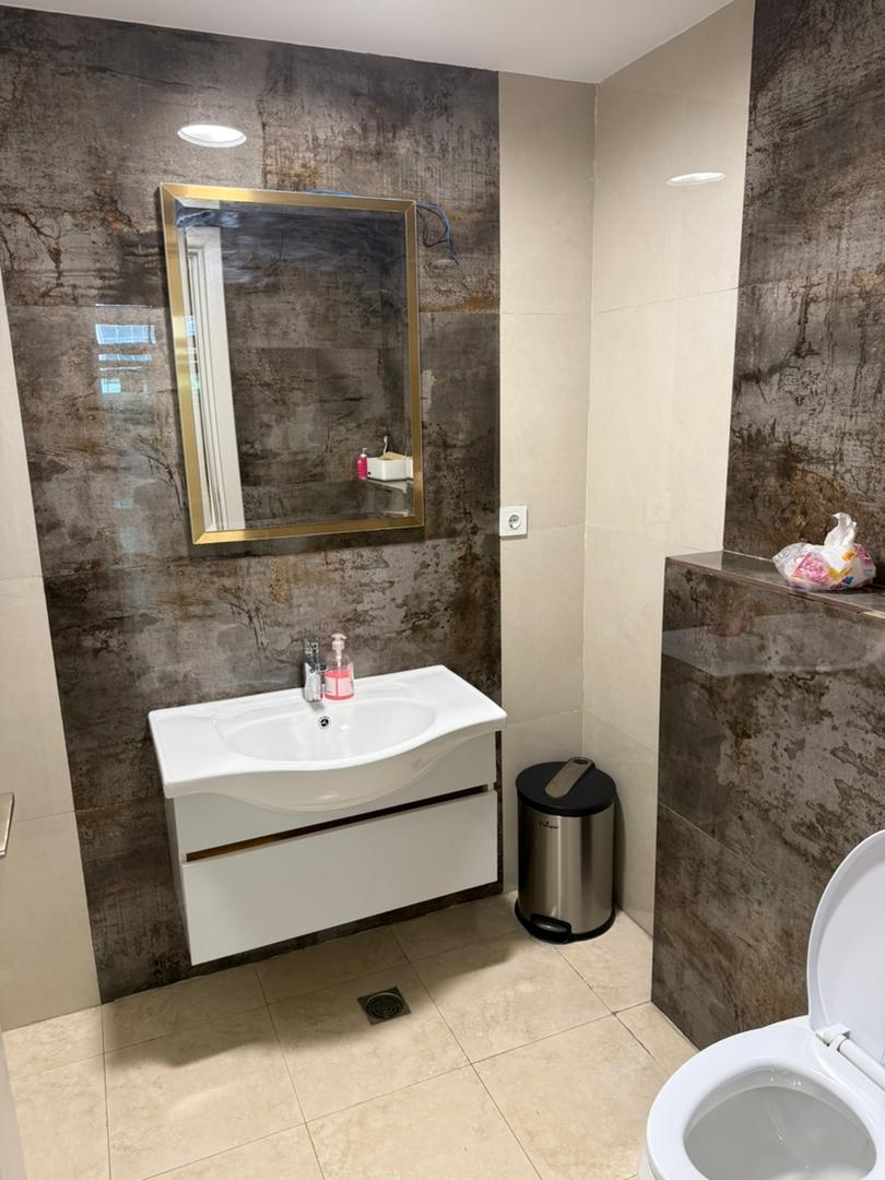 اجاره اداری 200 متر فرمانیه مجتمع حیات سبز