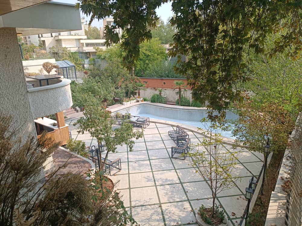 اجاره دربستی 1300 متری نیاوران