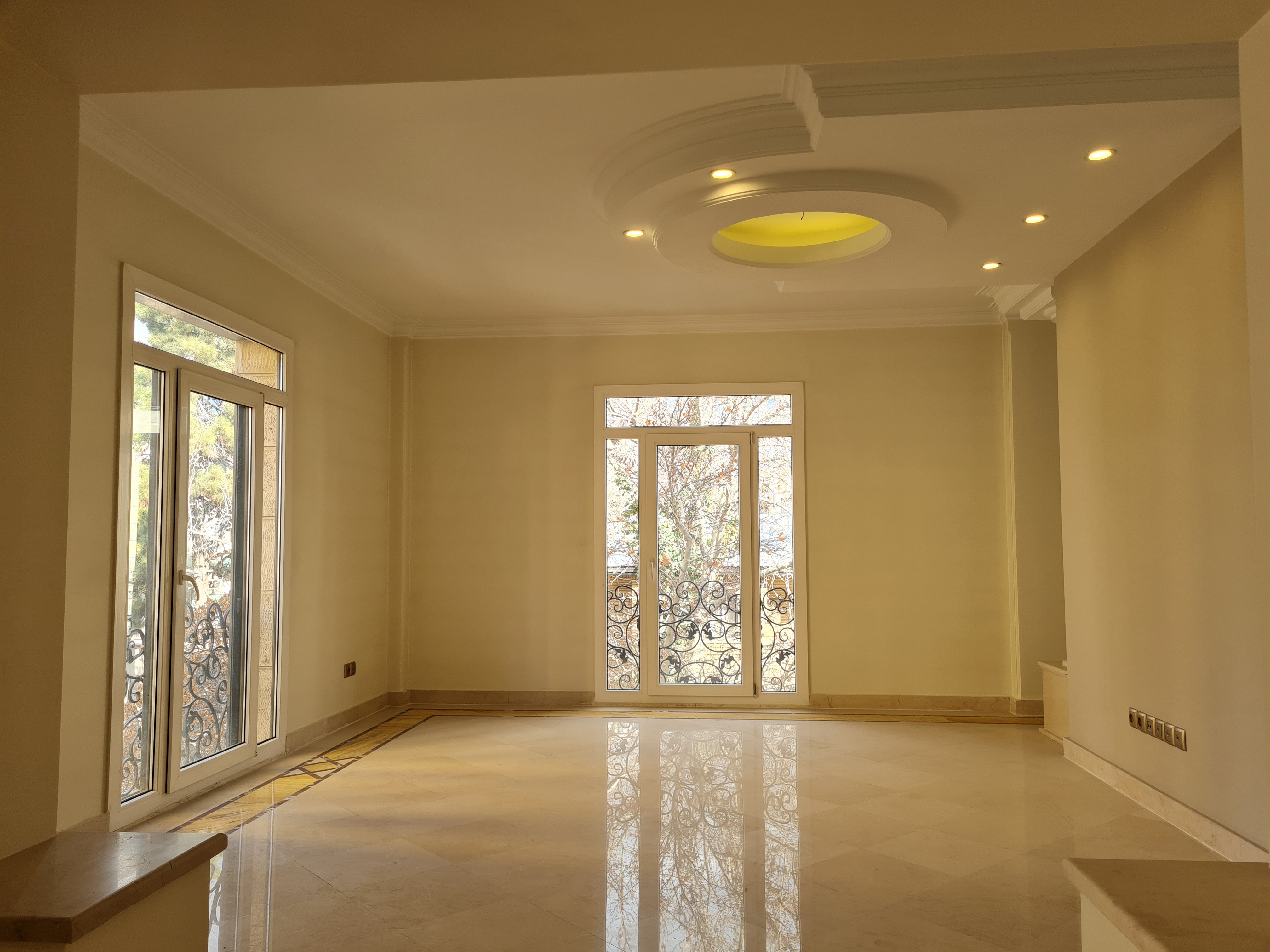 فروش آپارتمان 300 متر آجودانیه تاپ لوکیشن