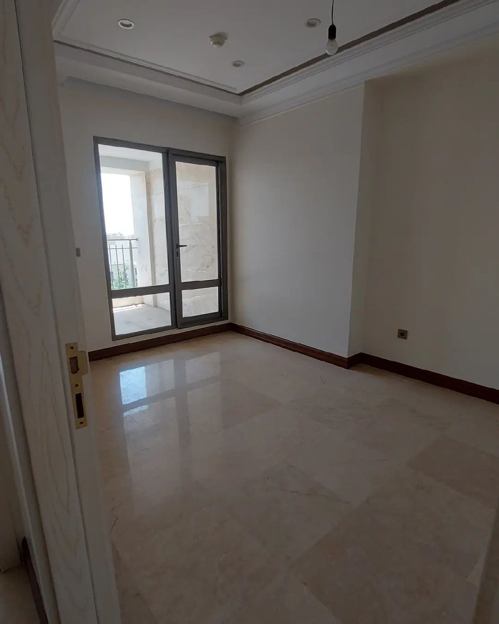 فروش آپارتمان 143 متر دزاشیب 2 پارکینگ