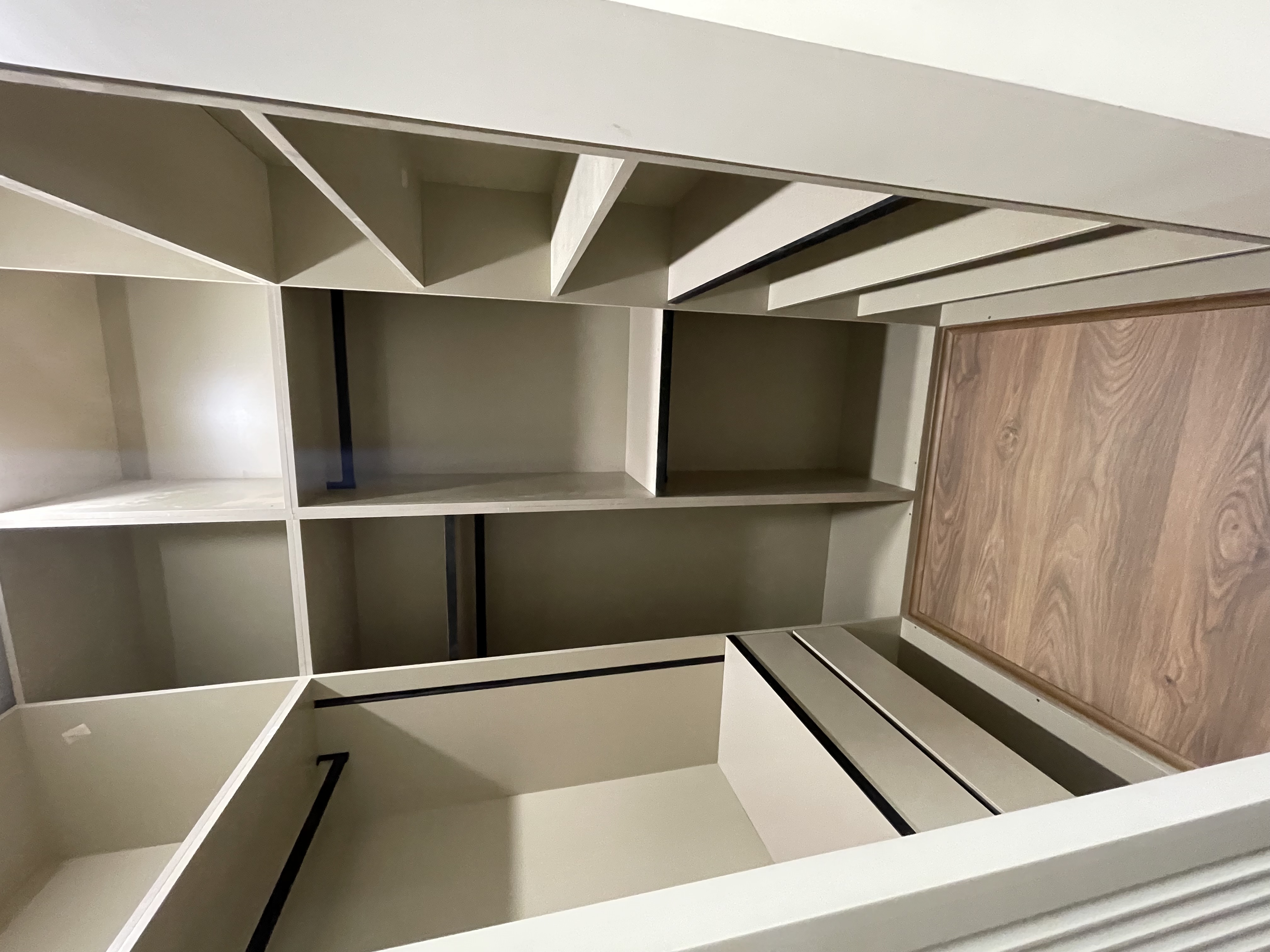 فروش اپارتمان تاپ لوكيشن نياوران٢٦٥متر٣خواب مستر