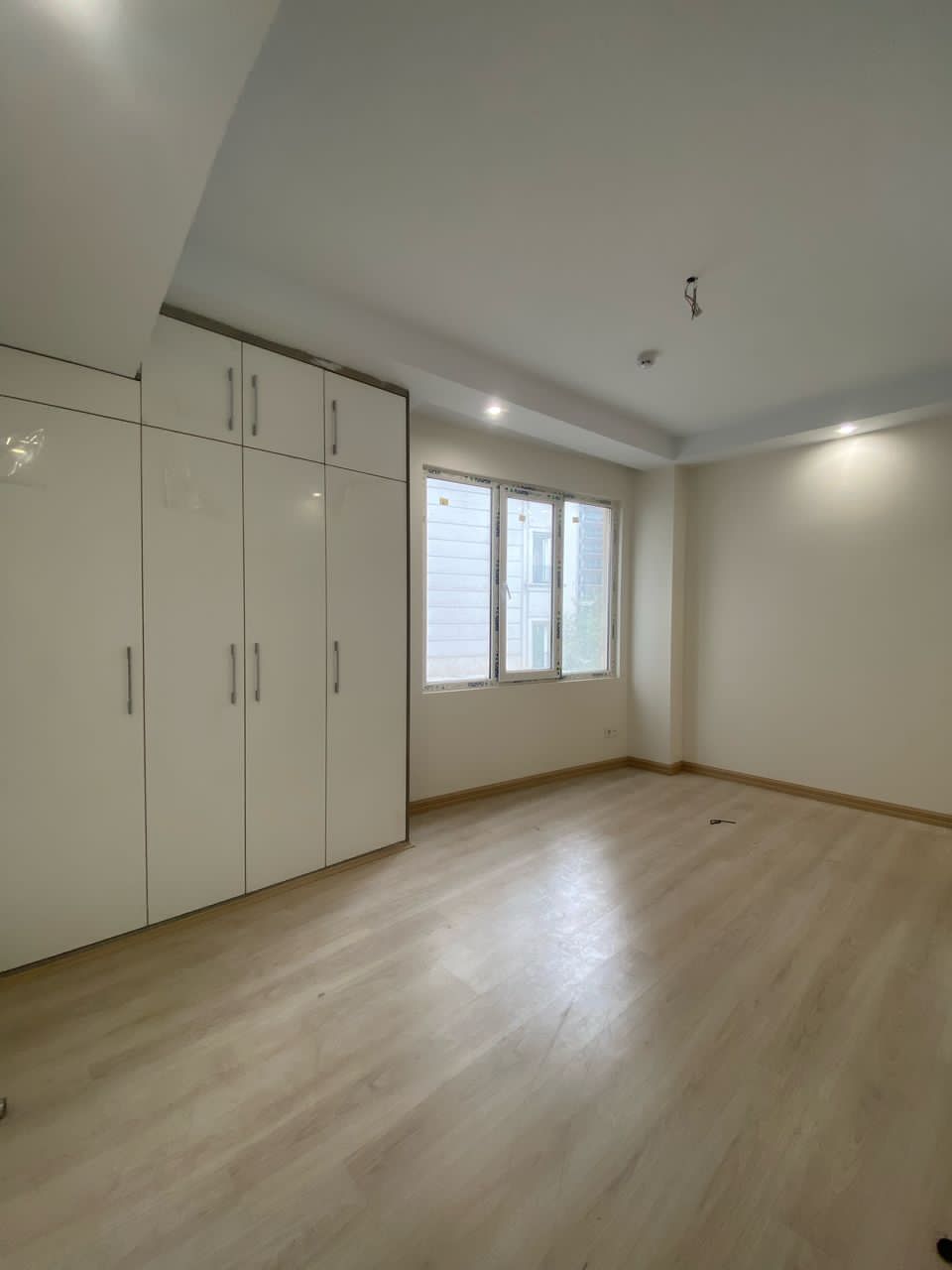 فروش آپارتمان 110متری 2خواب حکمت فول امکانات