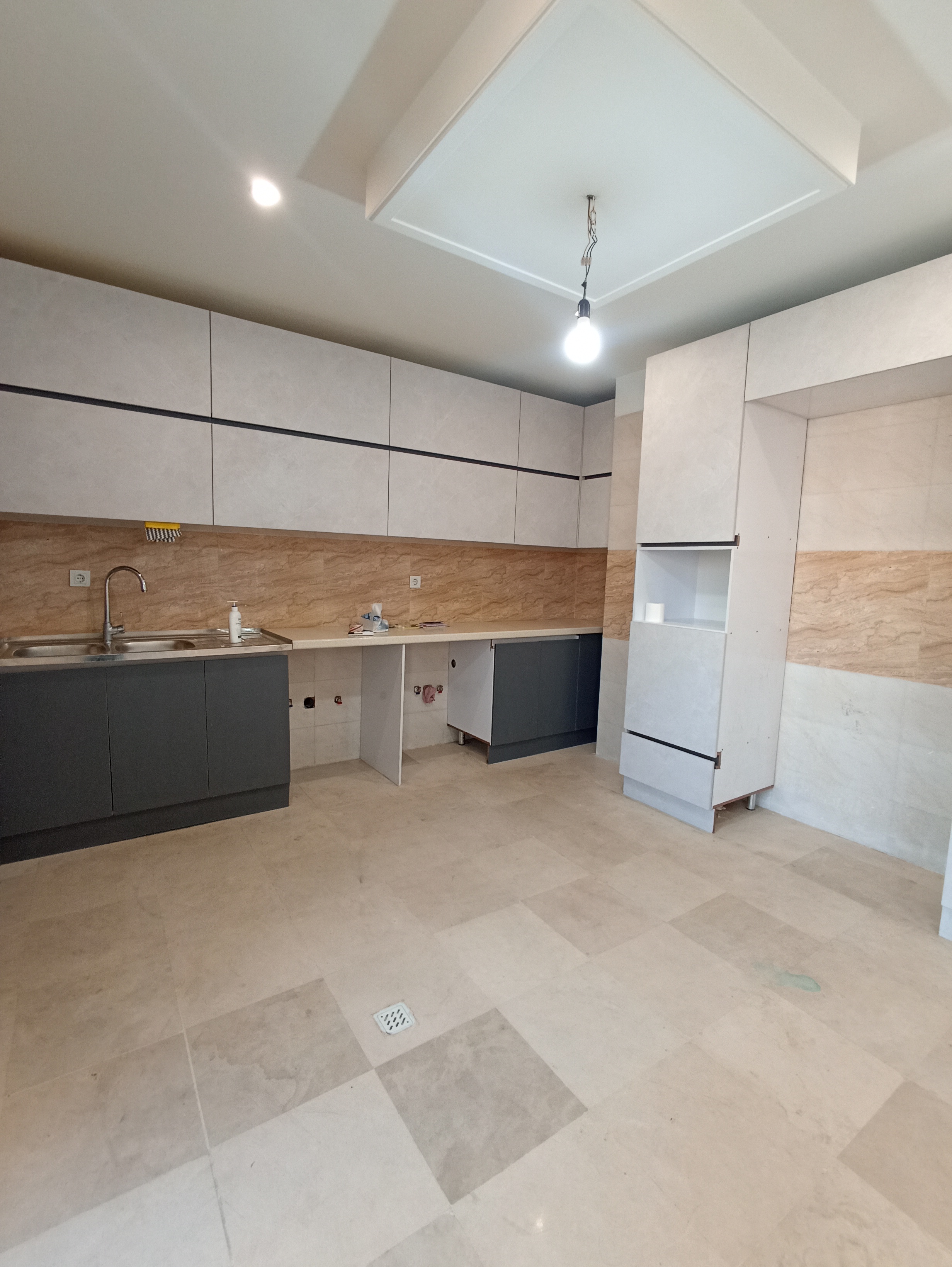 رهن و اجاره آپارتمان 110 متری 2 خواب نارمک تاپ لوکیشن