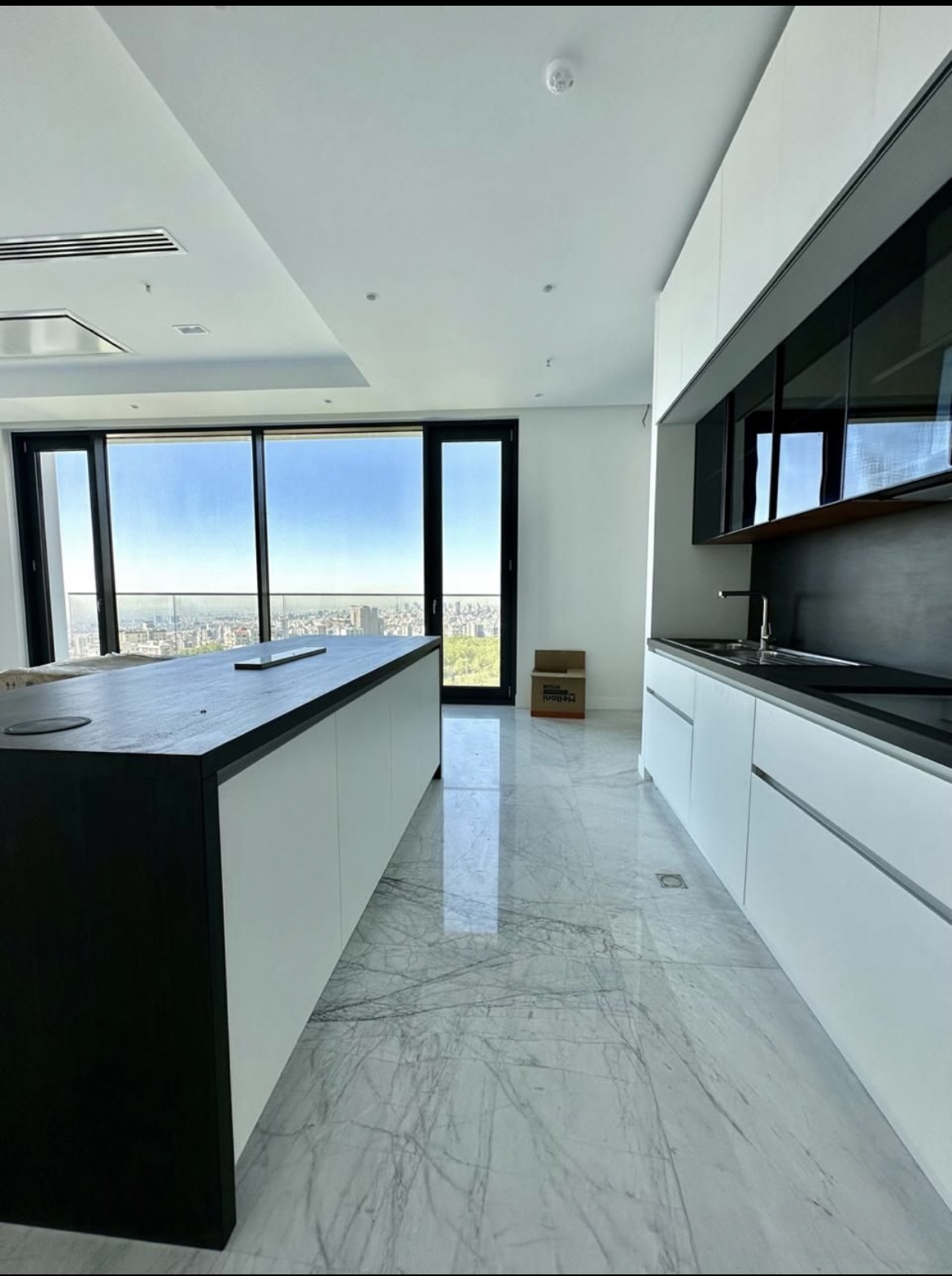 رهن آپارتمان 160 متری در آجودانیه