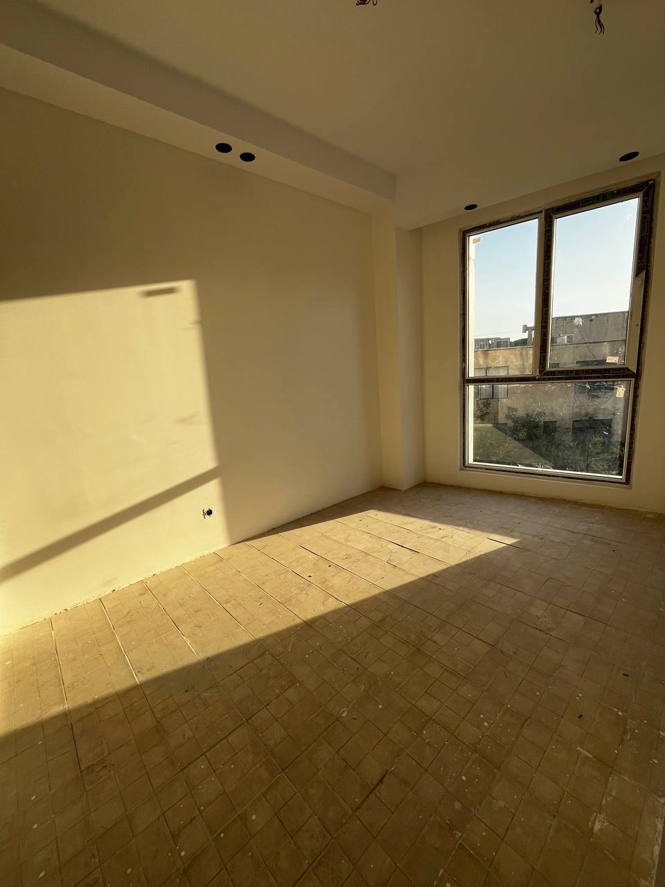 فروش آپارتمان 85 متر چیذر مدرن کلید نخورده