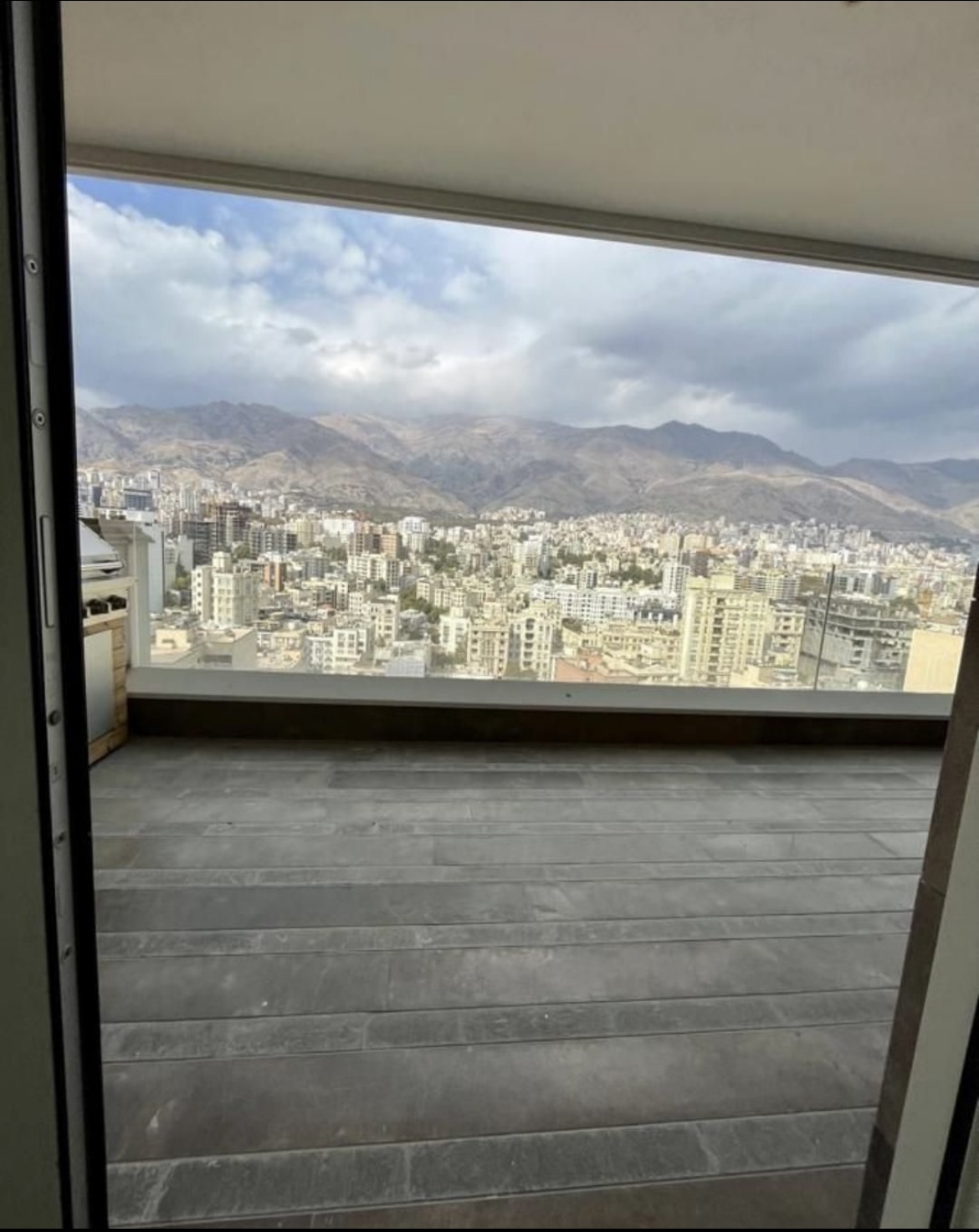 اجاره 200متر 3خواب مستر فول مشاعات چشم انداز جنوب شهر بدون مشرف