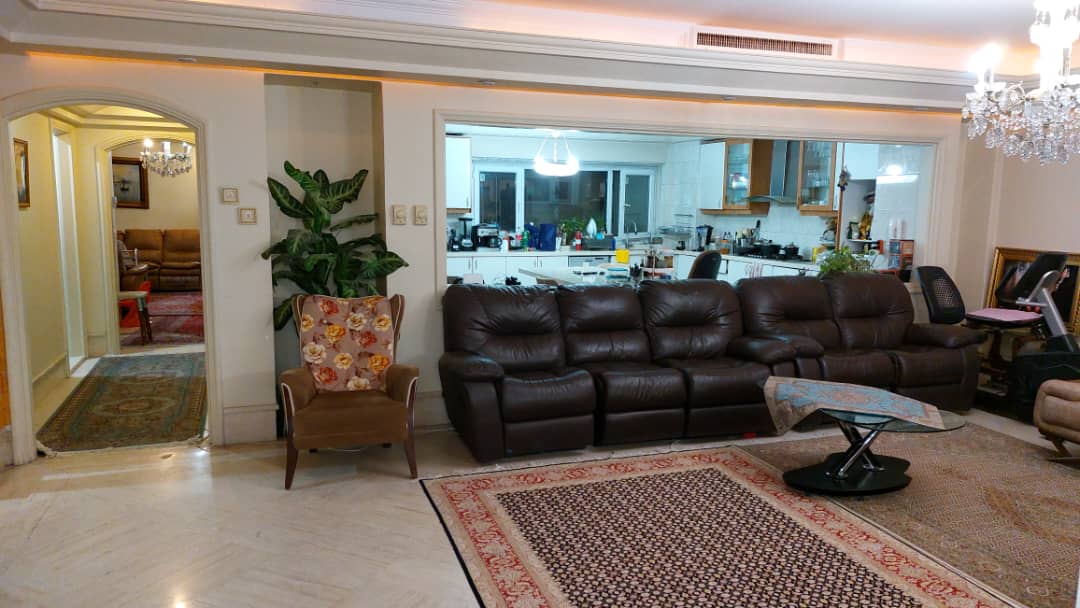 240متر با 45متر سوئیت مجزا