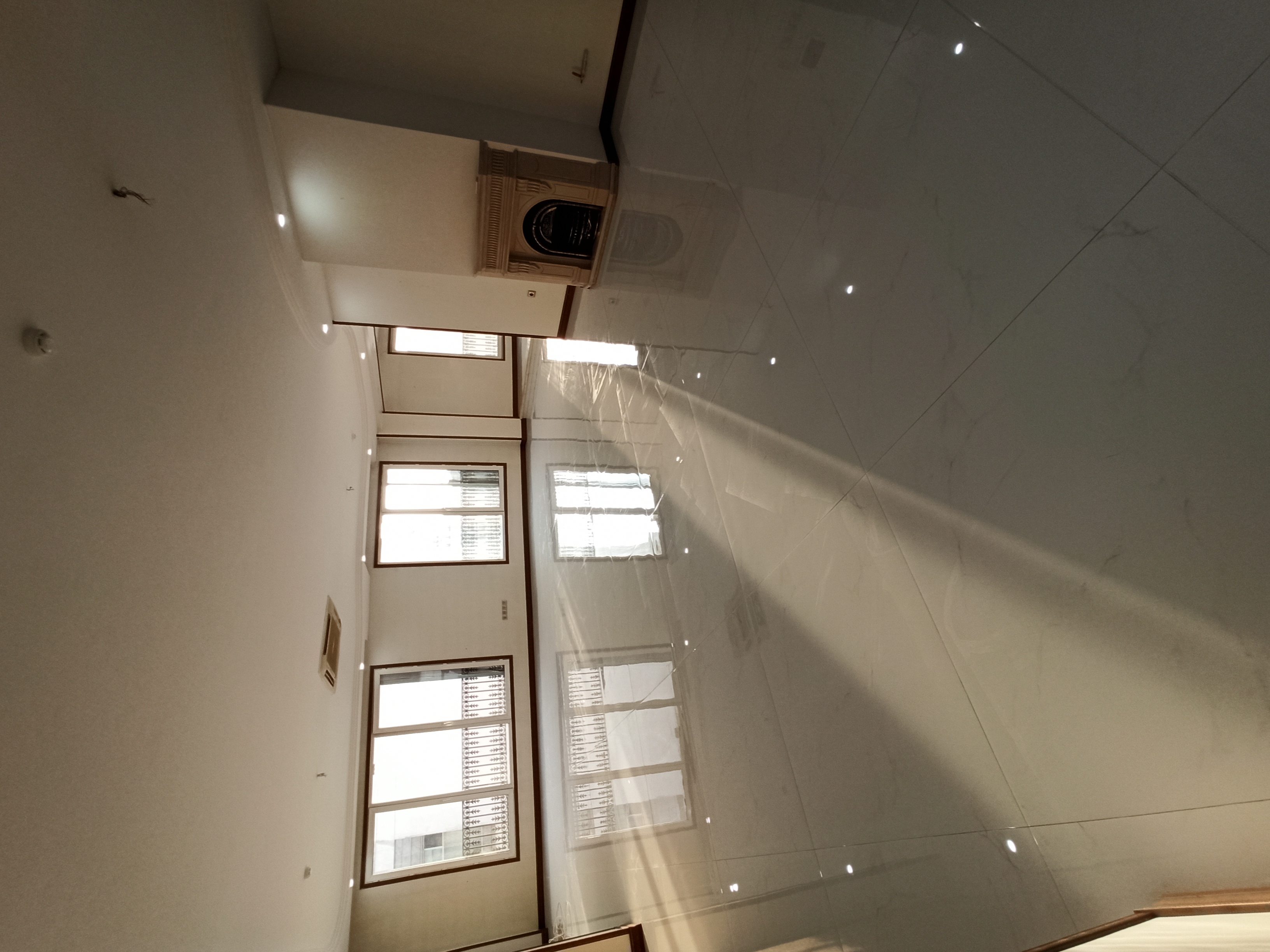 اجاره آپارتمان 230 متر فرمانیه سالن غرق در نور