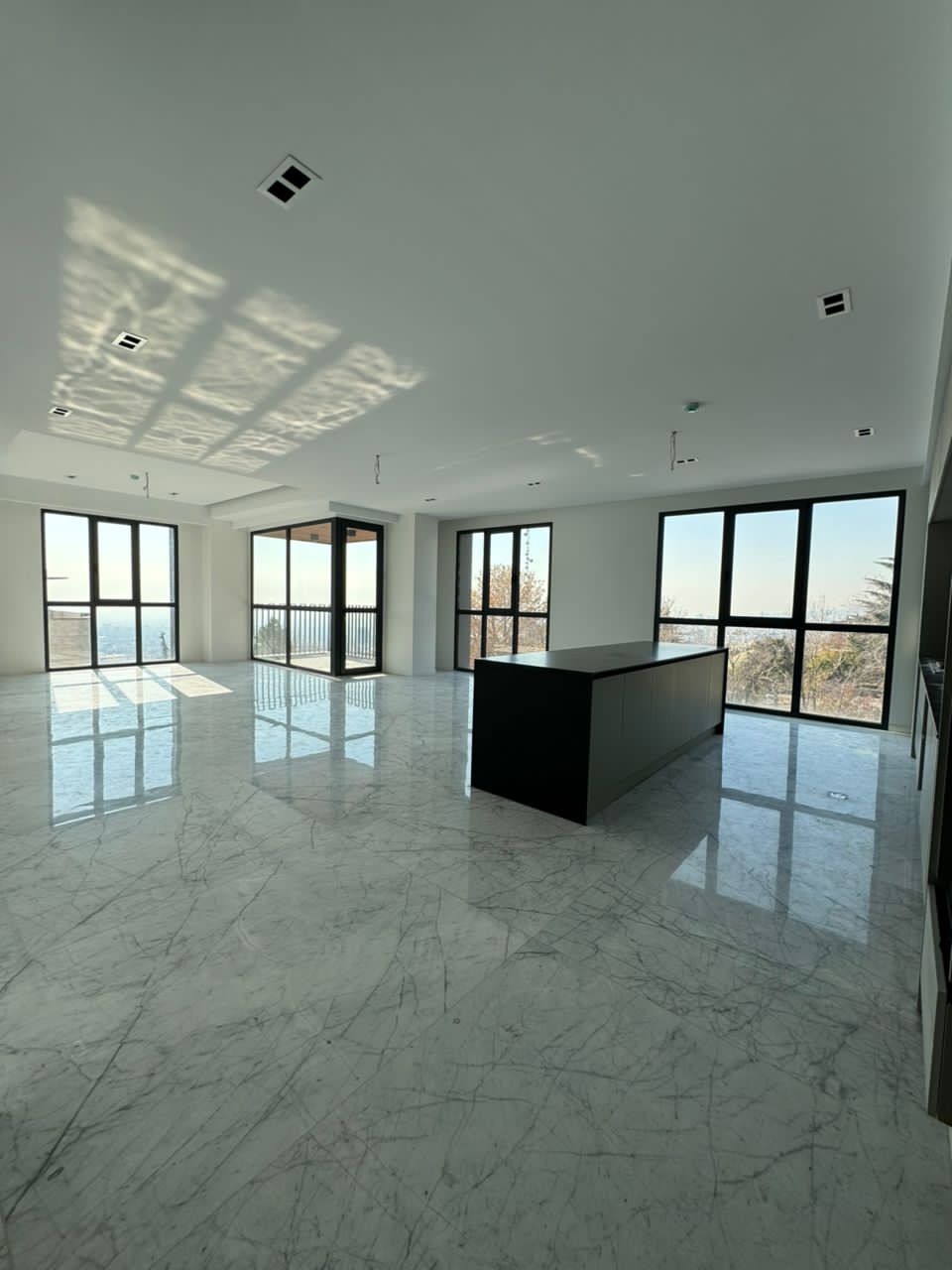 اجاره آپارتمان 200 متری در نیاوران