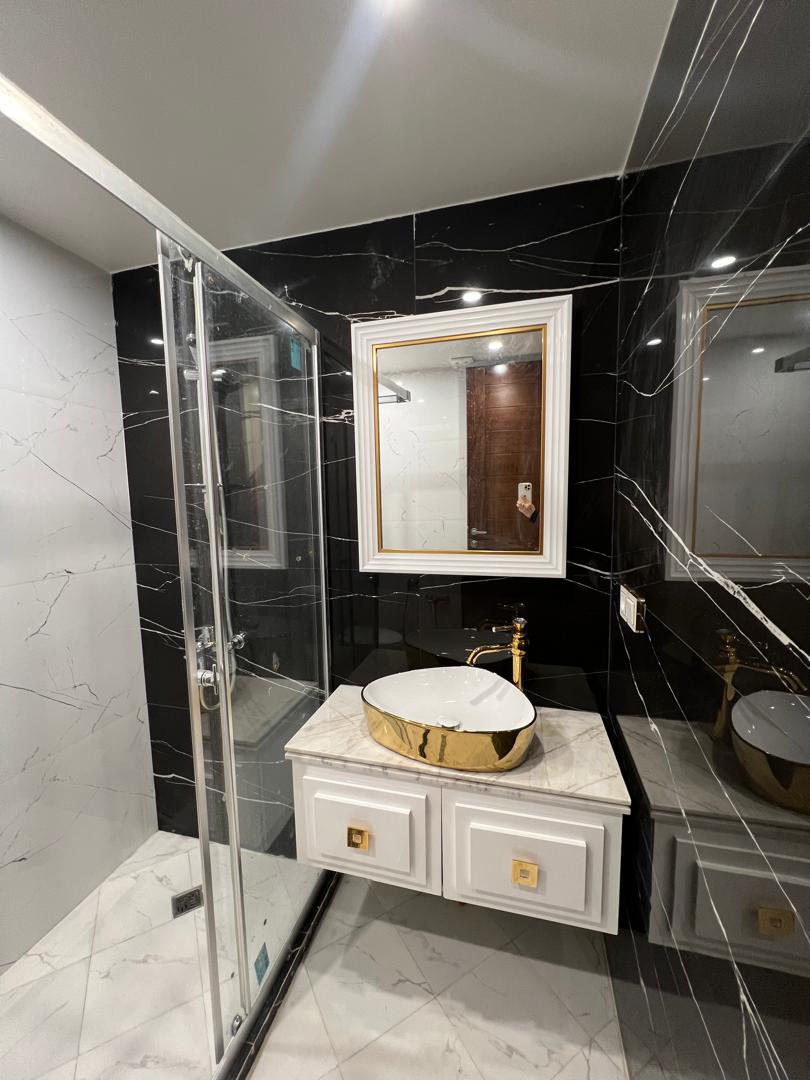اپارتمان200 متری سه خواب تاپ لوکیشن