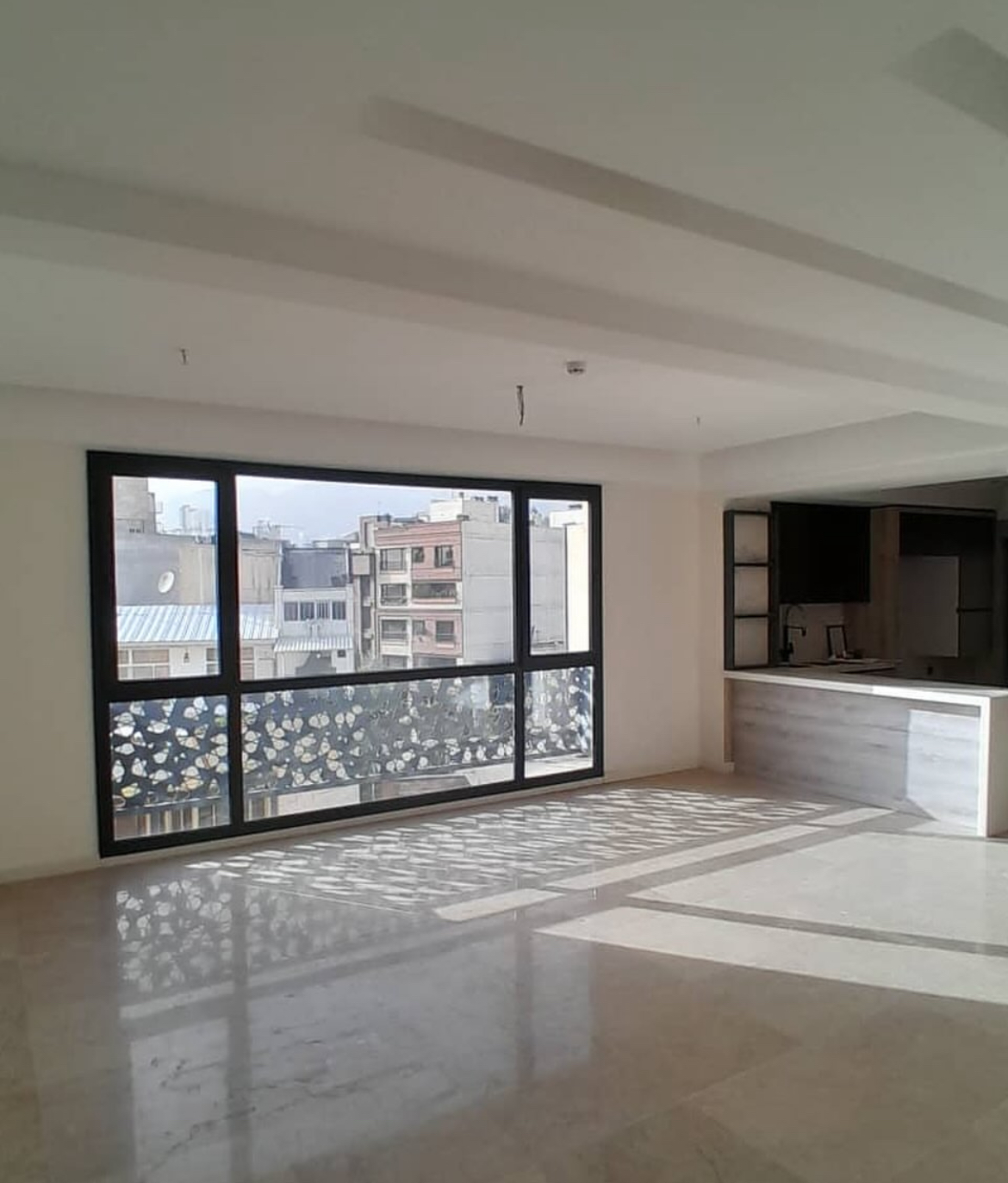 فروش آپارتمان 105 متری 2 خوابه غرق نور دنج