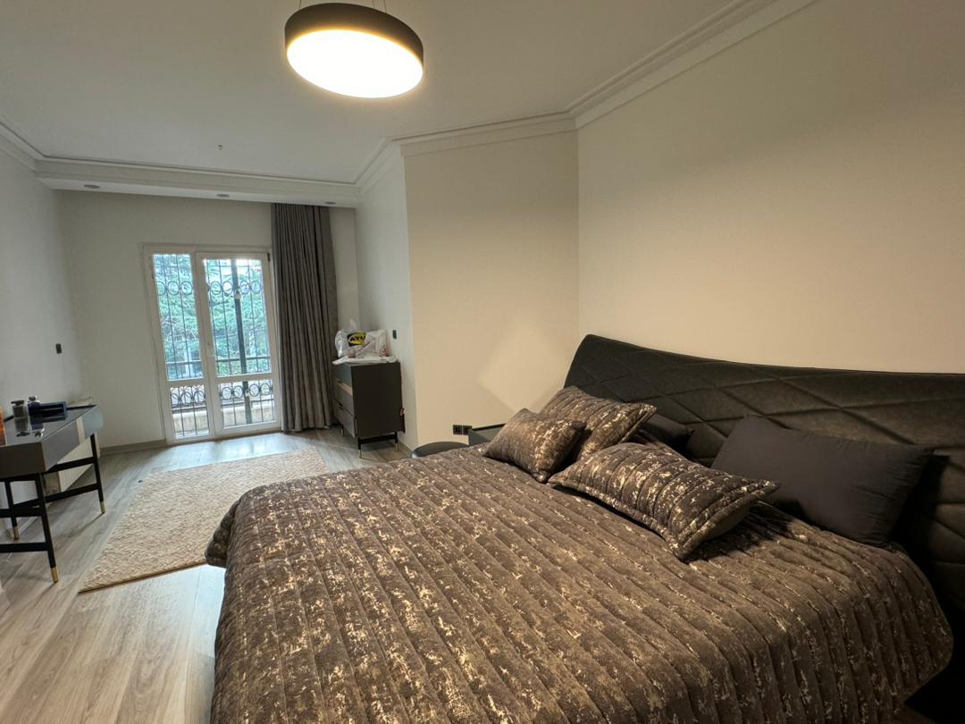 فروش آپارتمان نیاوران 203 متر ویو مشجر نزدیک پارکینگ لوکیشن اعیانی