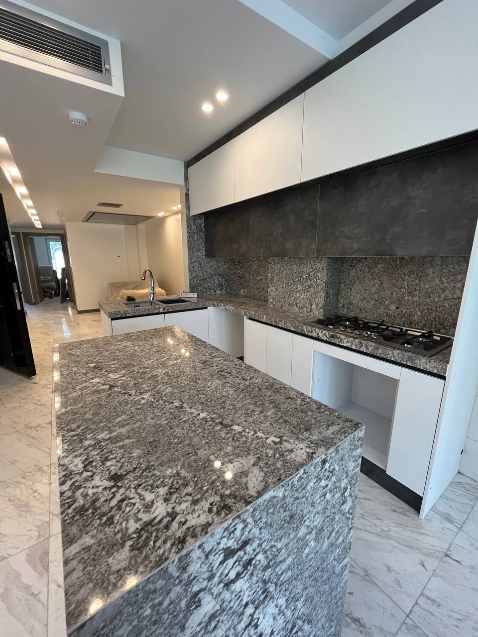 فروش آپارتمان 120متر دولت بسیار خوش نقشه ورودی لابی بسیار خوش نقش