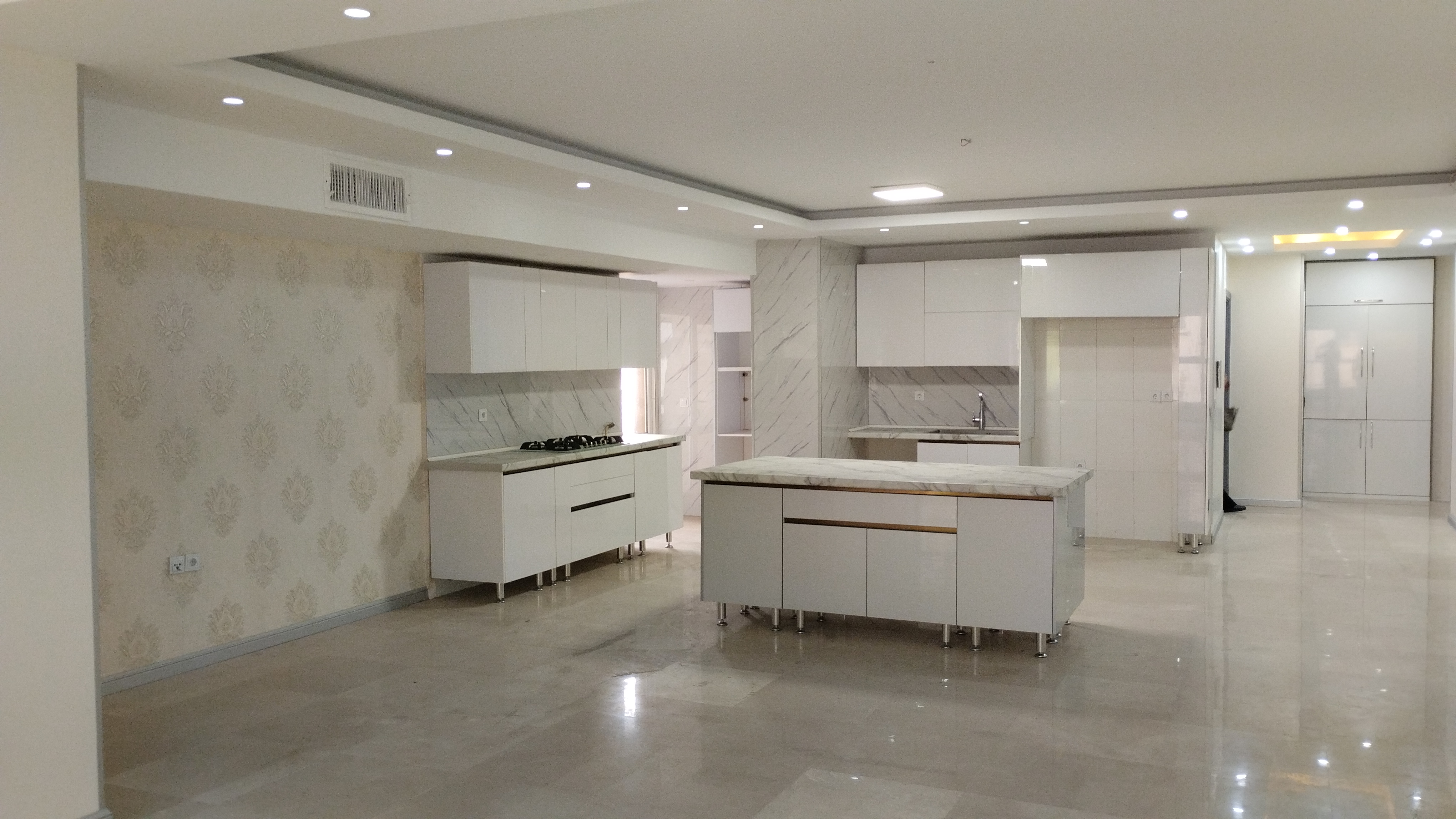 فروش آپارتمان 215 متر نیاوران 3 خواب فول امکانات 2 پارکینگ