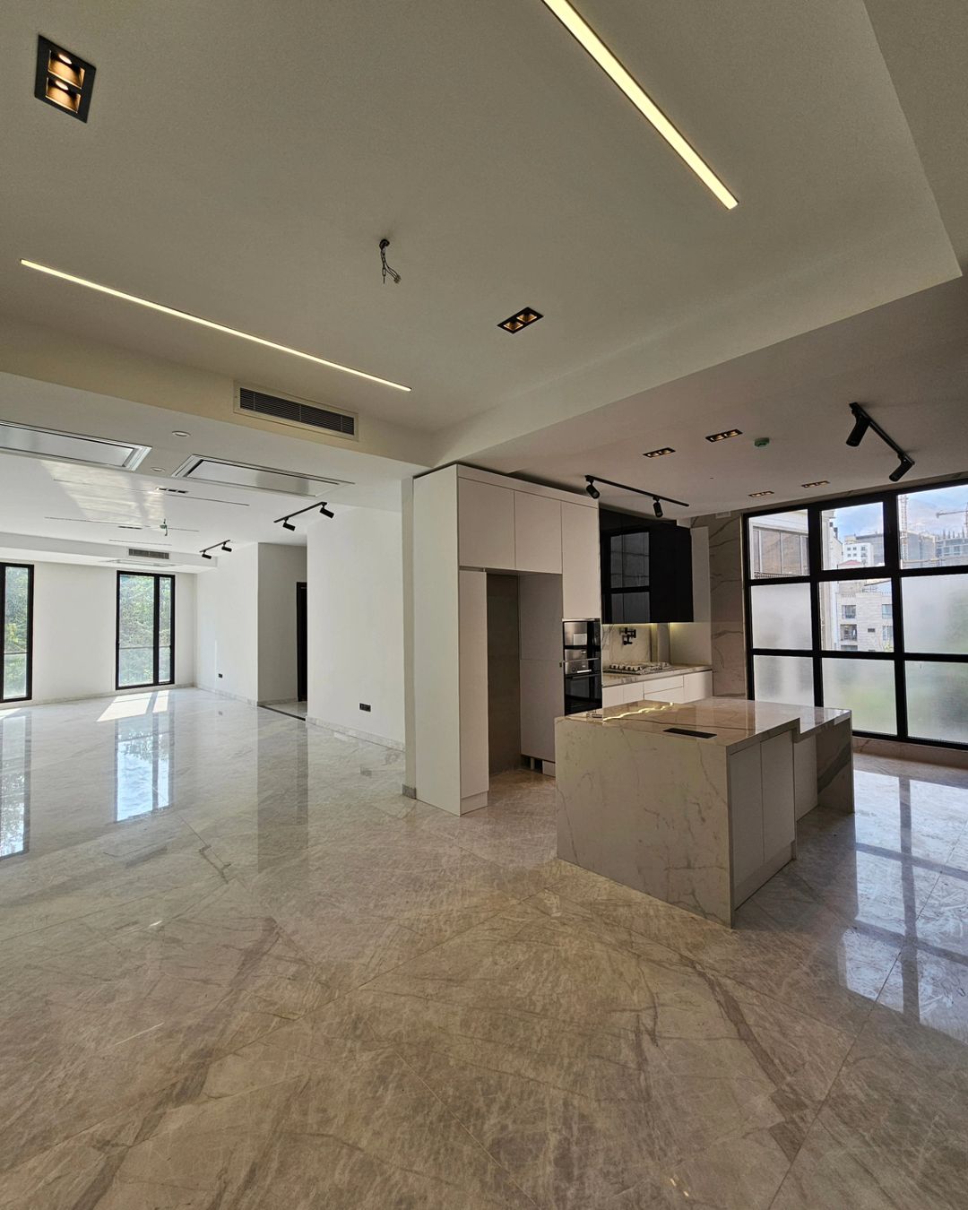 فرمانیه سنبل 260متر 4خواب 2مستر تک واحدی