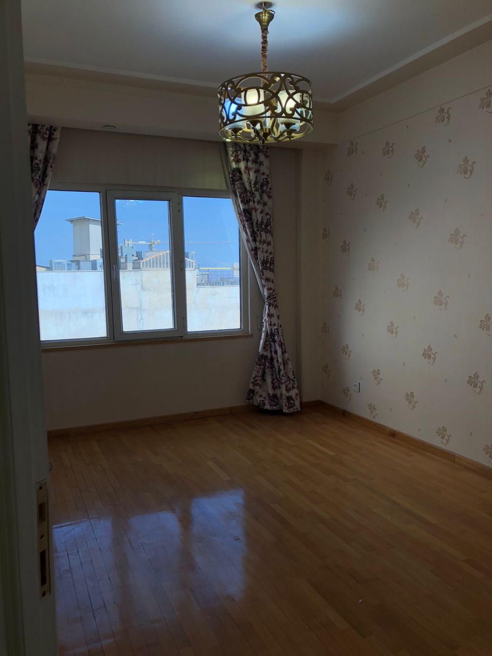 اجاره آپارتمان 130 متر نیاوران دو خواب فول مشاعات