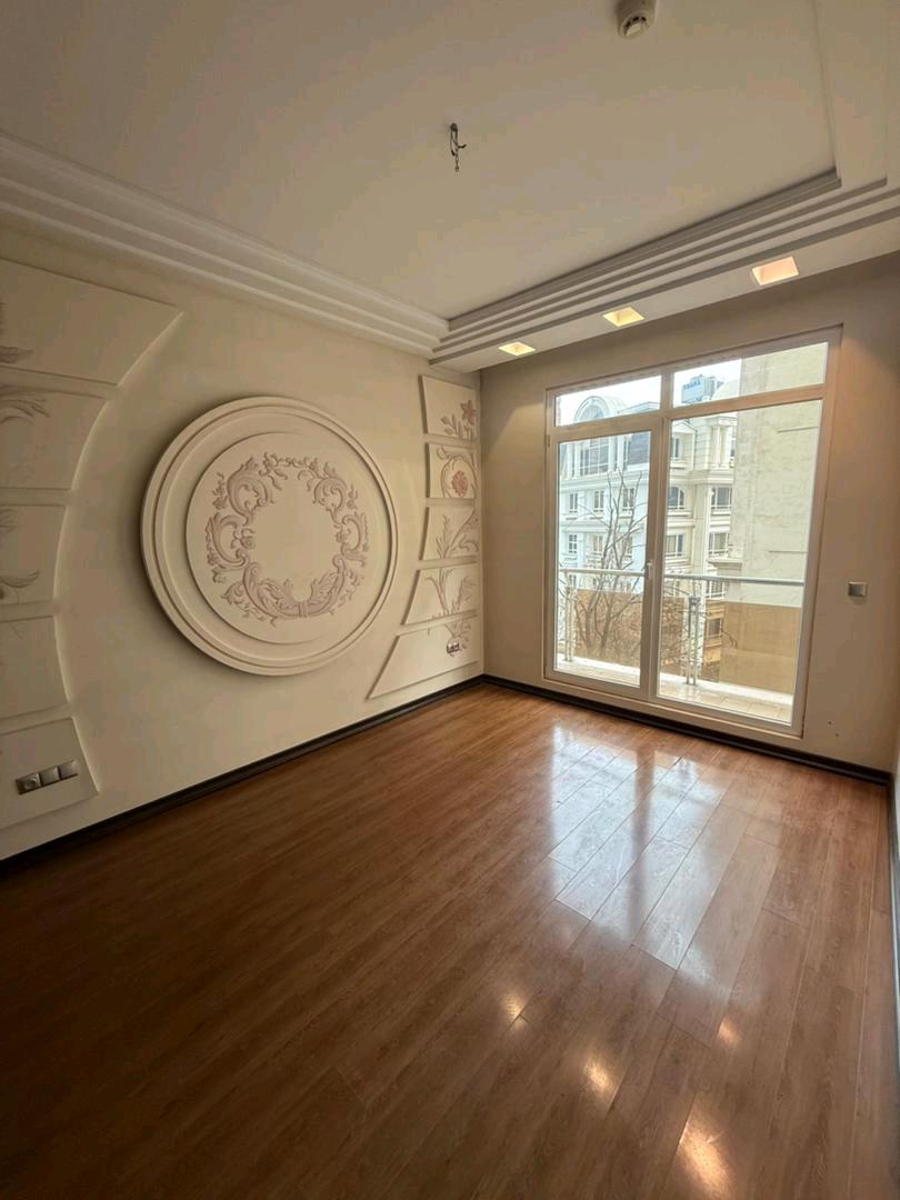 اجاره آپارتمان 210متر تاپ لوکیشن نیاوران *یاسر*غرق در نور