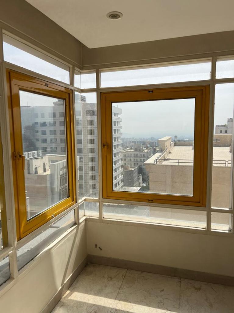 فروش آپارتمان در آجودانیه 196 متر طبقه هفتم