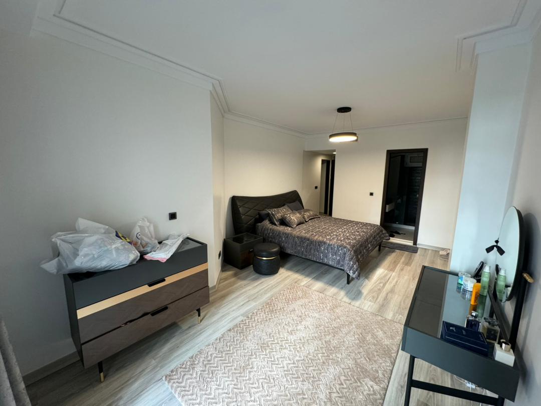 فروش آپارتمان نیاوران 203 متر ویو مشجر نزدیک پارکینگ لوکیشن اعیانی