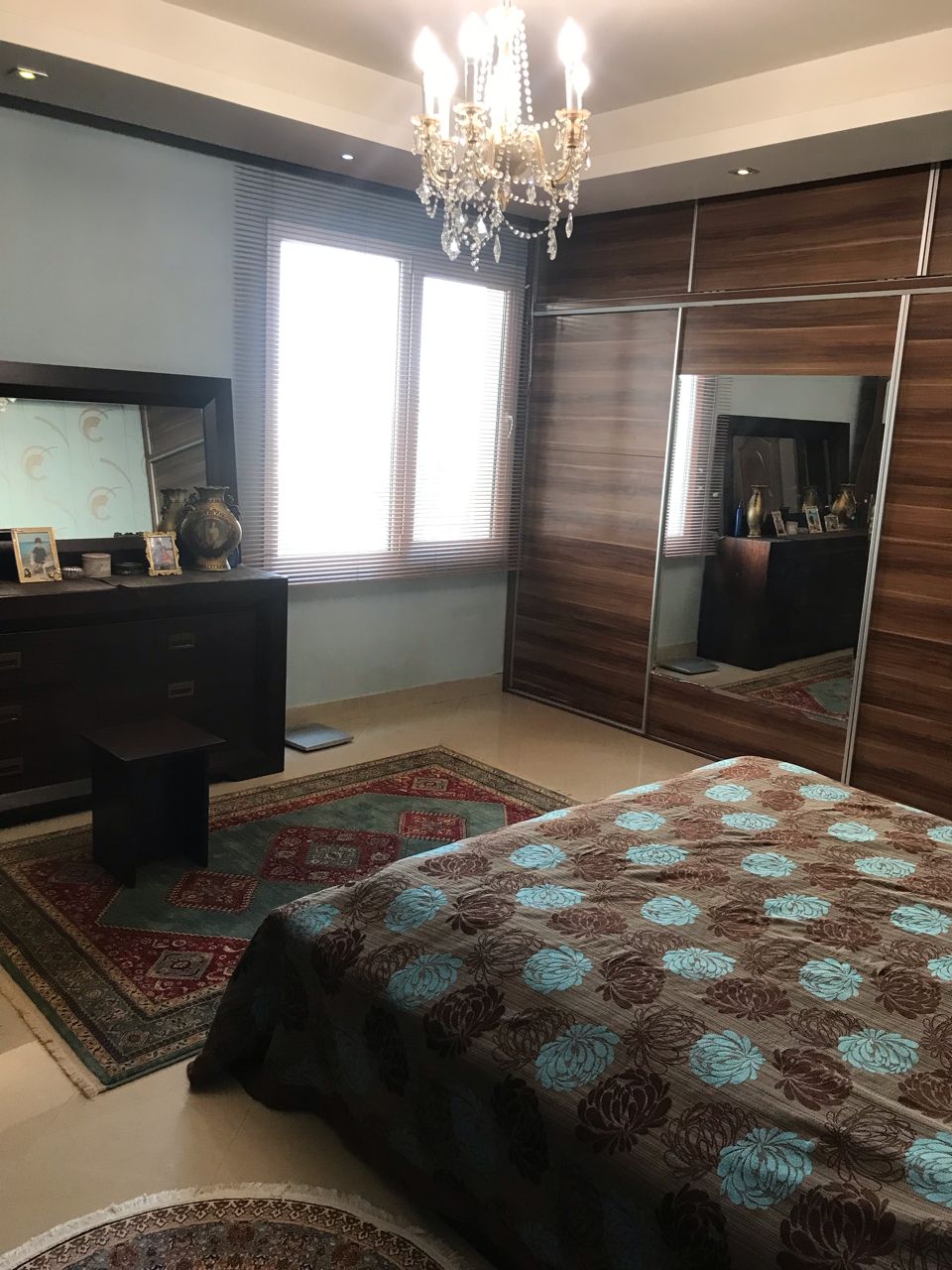فروش آپارتمان 225 متر درب دوم 4 خواب ارزنده