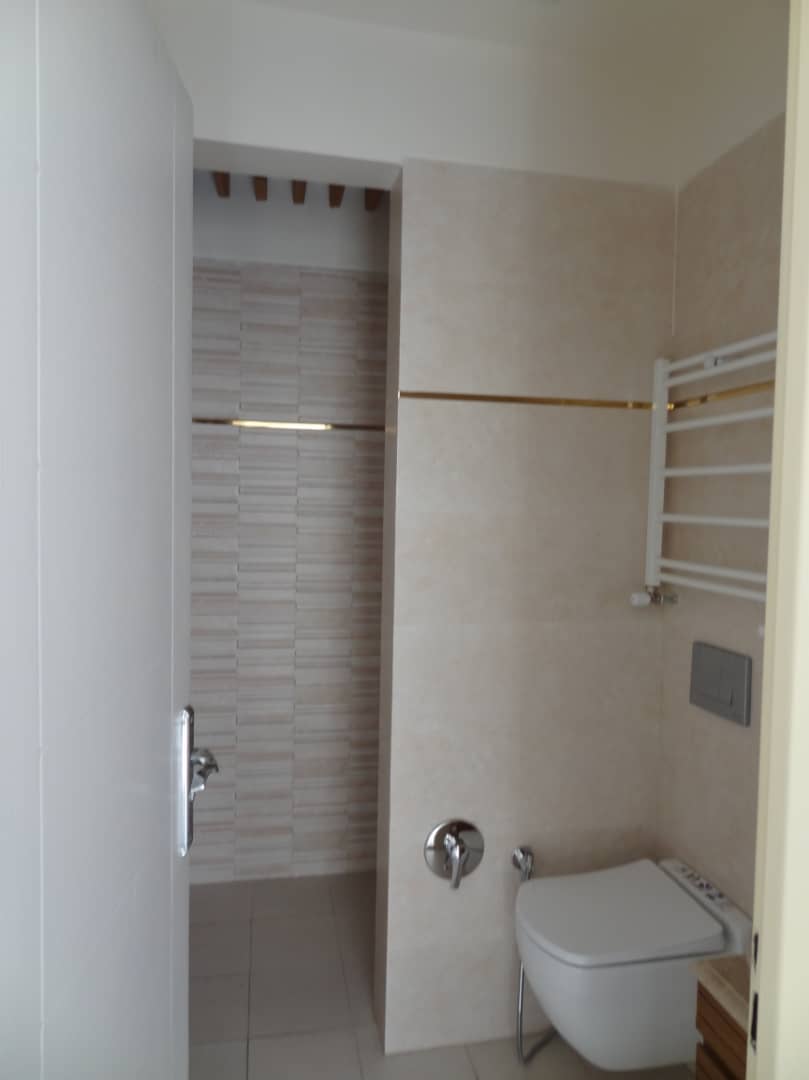 رهن آپارتمان165متری /سه خواب /کلید نخورده