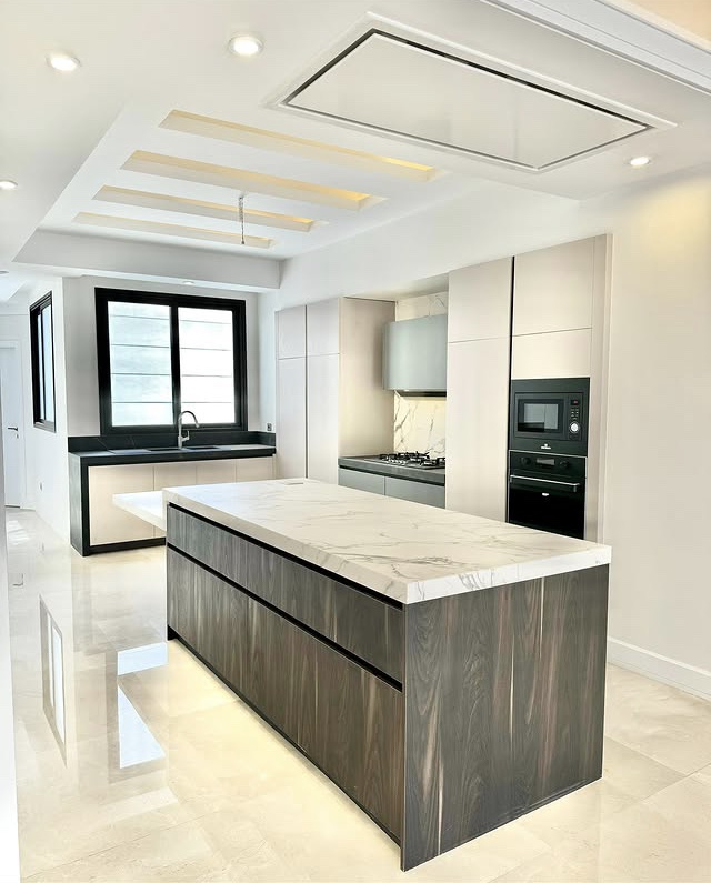 اجاره آپارتمان 240 متر فرمانیه شرقی فول مشاعات