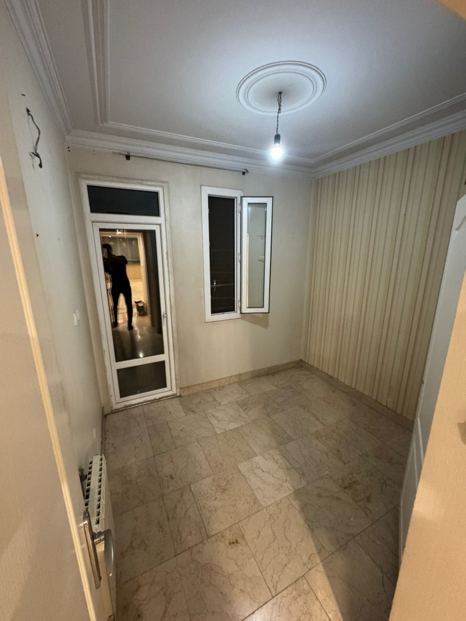 رهن و اجاره اپارتمان 85 متری 2 خوابه فول امکانات