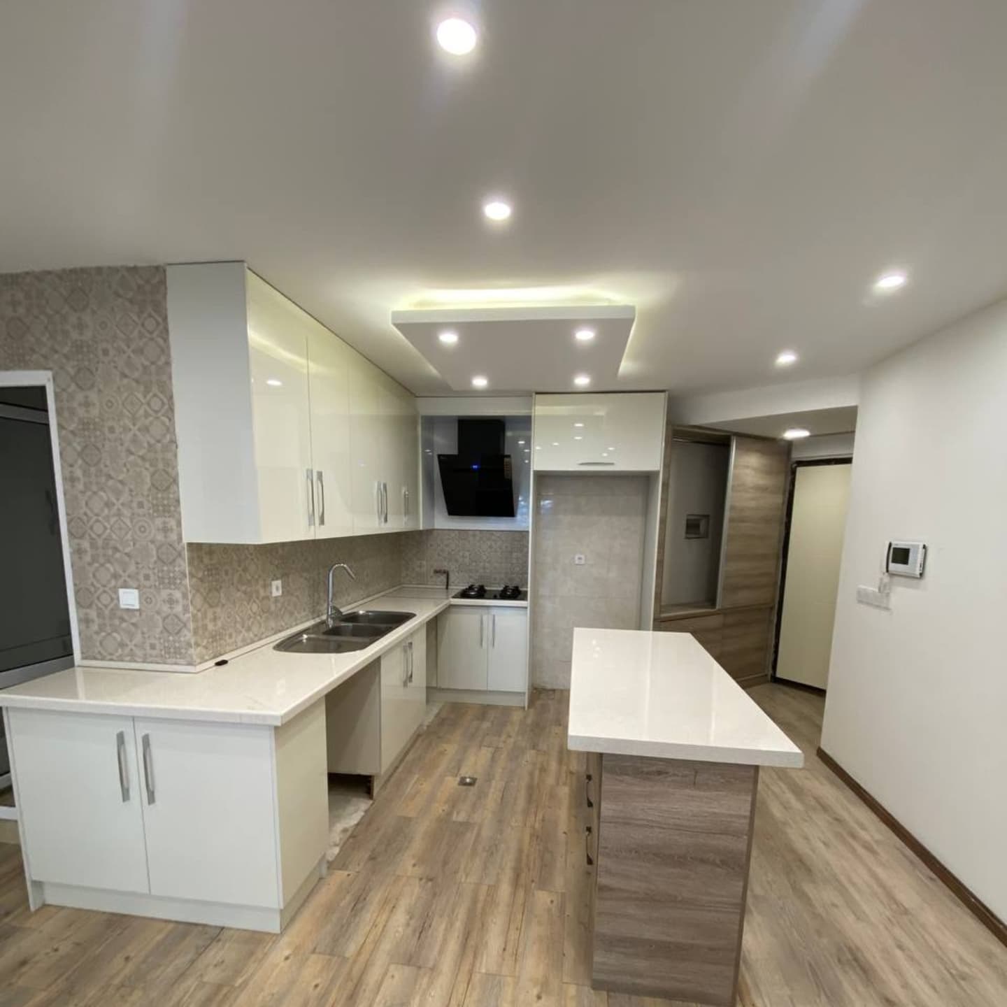 فروش آپارتمان 95 متر دروس شریعتی کلیدنخورده نور جنوبی