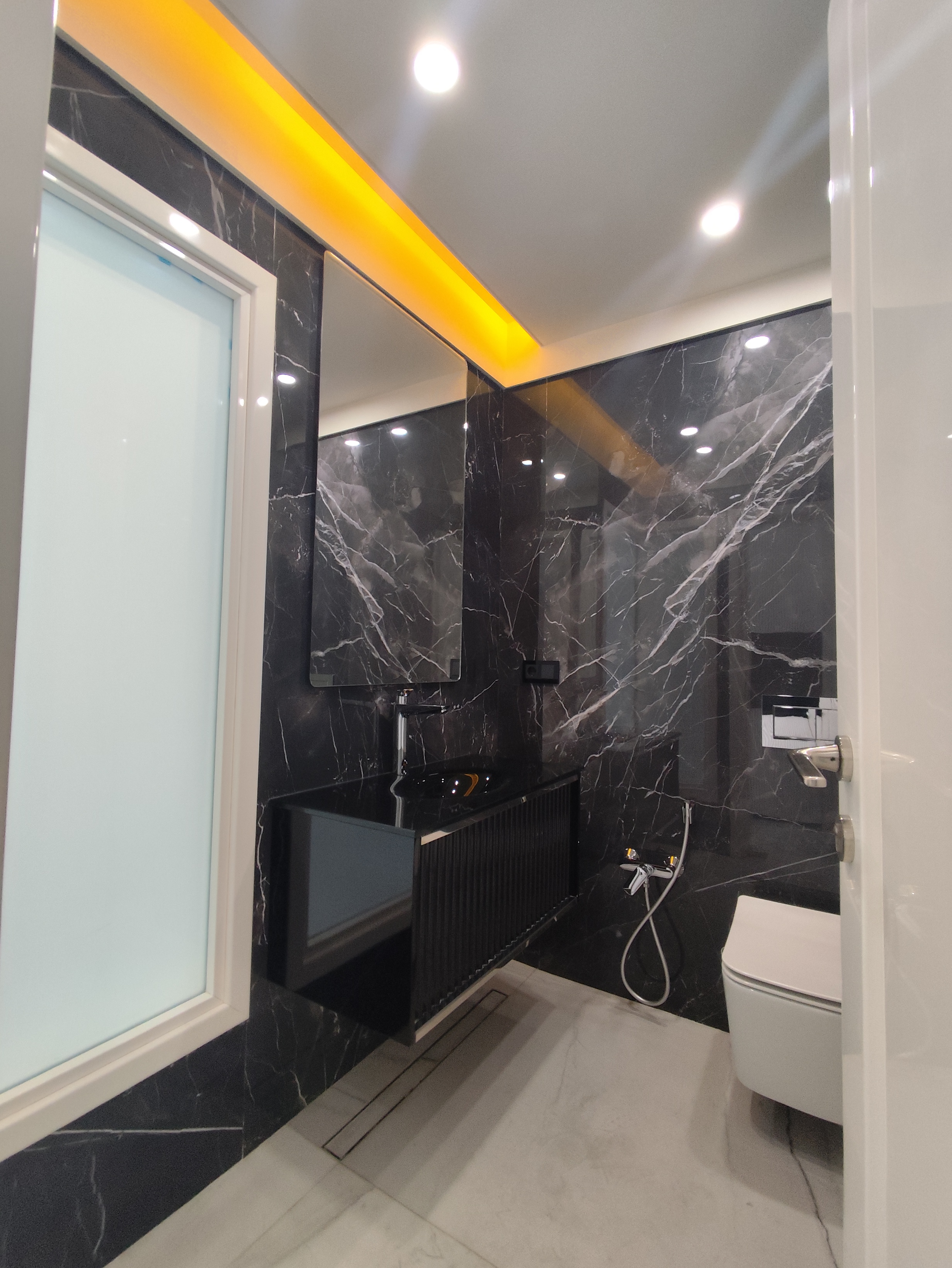 اجاره آپارتمان 240 متری گل سنگ