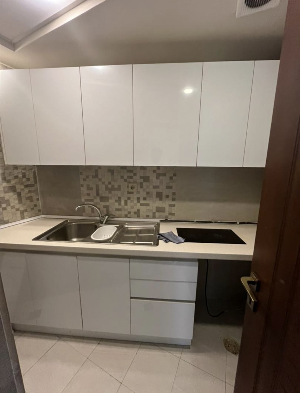 اجاره اداری 130 متر  اندرزگو