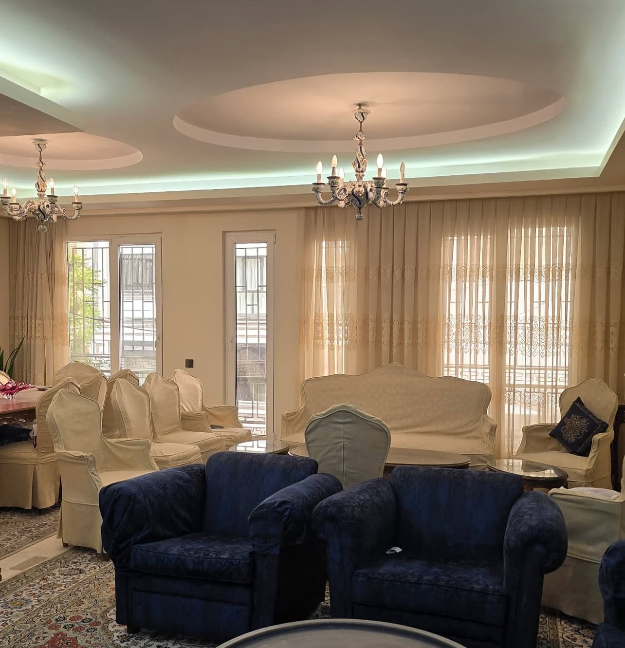 فروش 100 متر آپارتمان دیباجی جنوبی نورگیر مستقیم حیاط