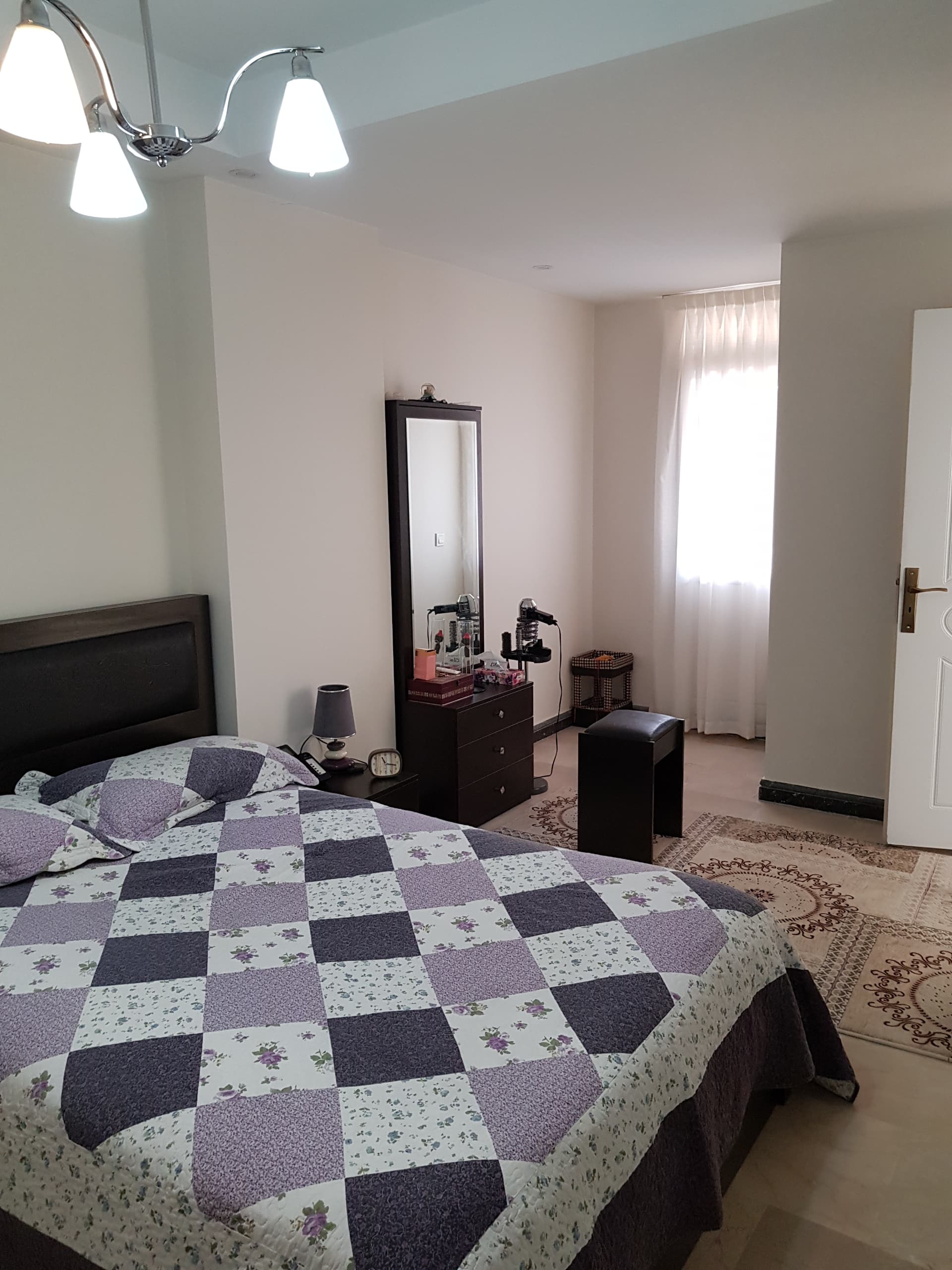 فروش آپارتمان 85 متر دزاشیب 2خواب سالن نور جنوب