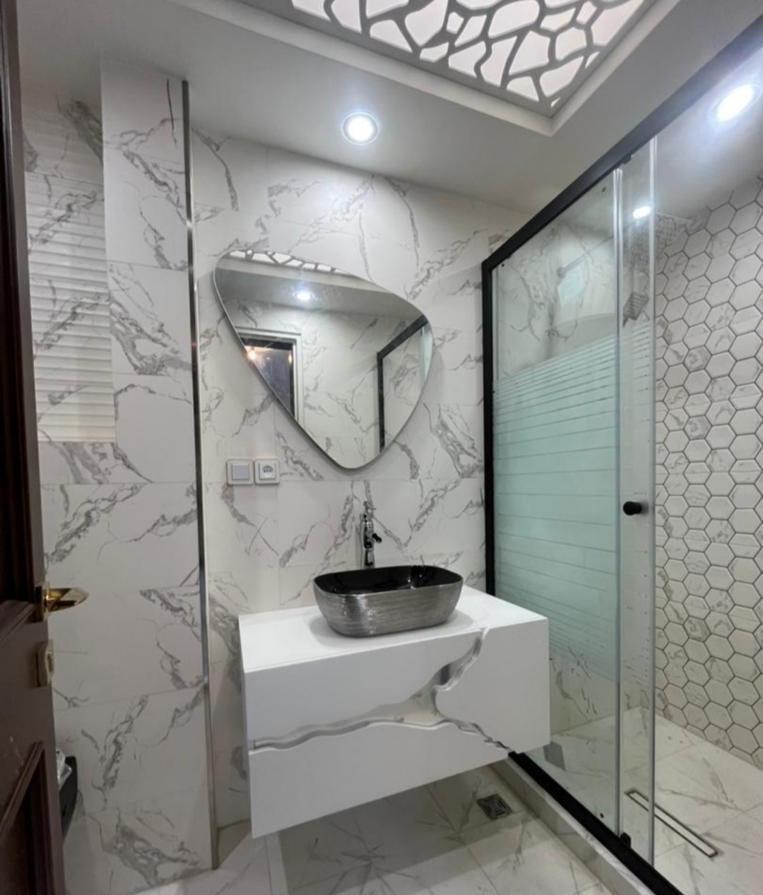 فروش آپارتمان 120 متری 2 خواب در نیاوران