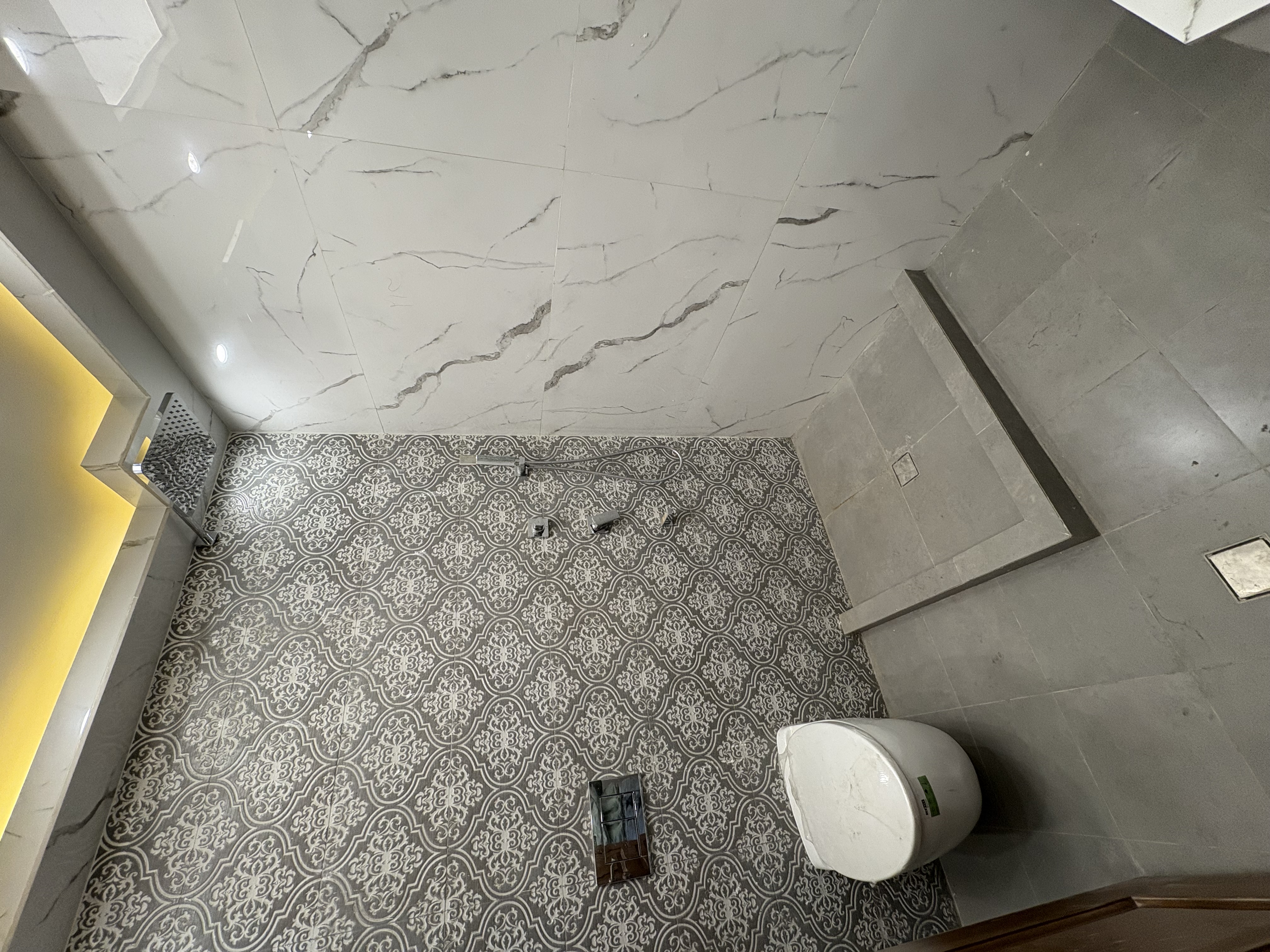 فروش آپارتمان 115 متر جهانتاب آریای شرقی فول مشاعات