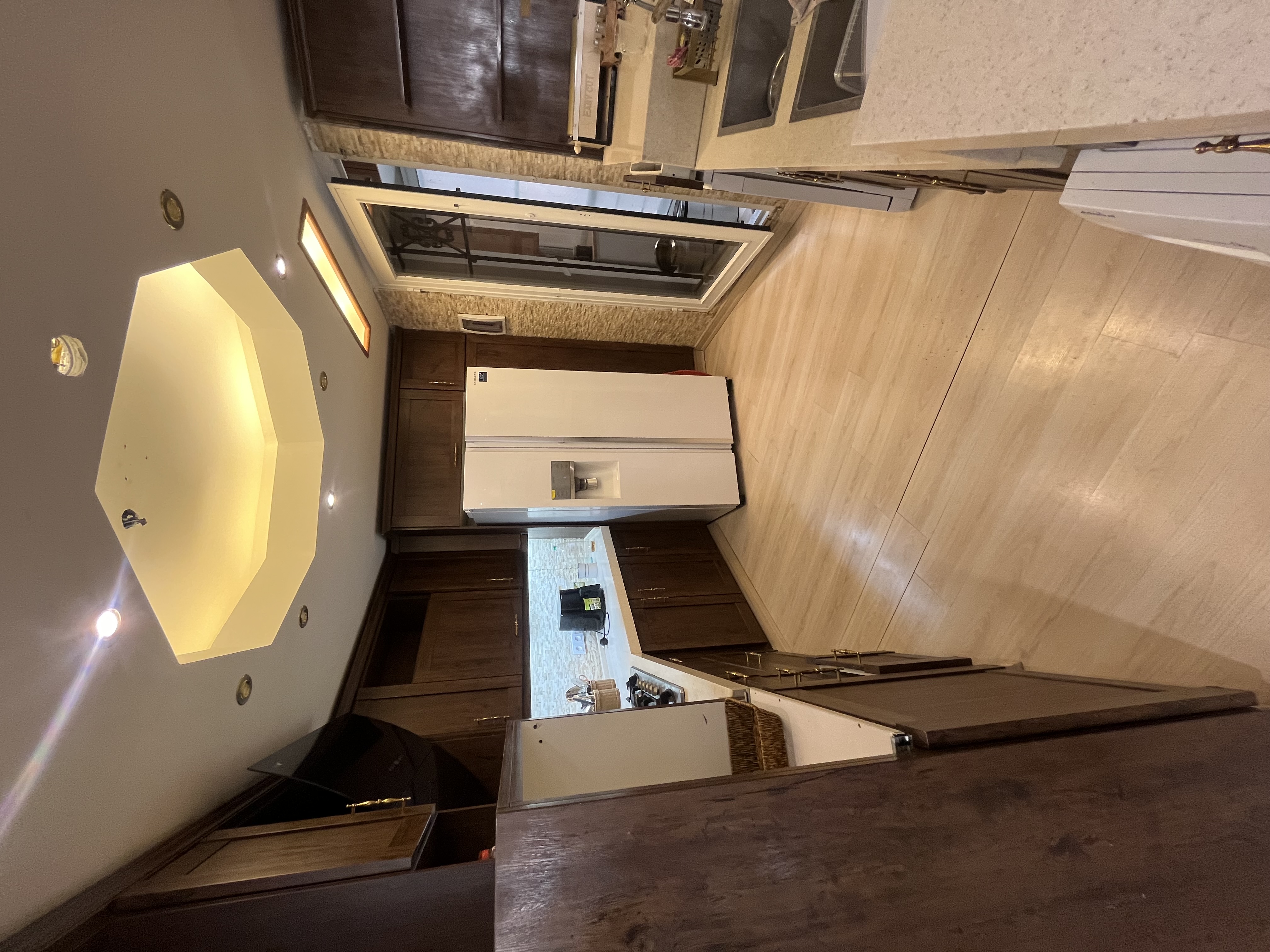 فروش آپارتمان 135 متر آجودانیه 2 پارکینگ سندی مشاعات آبی