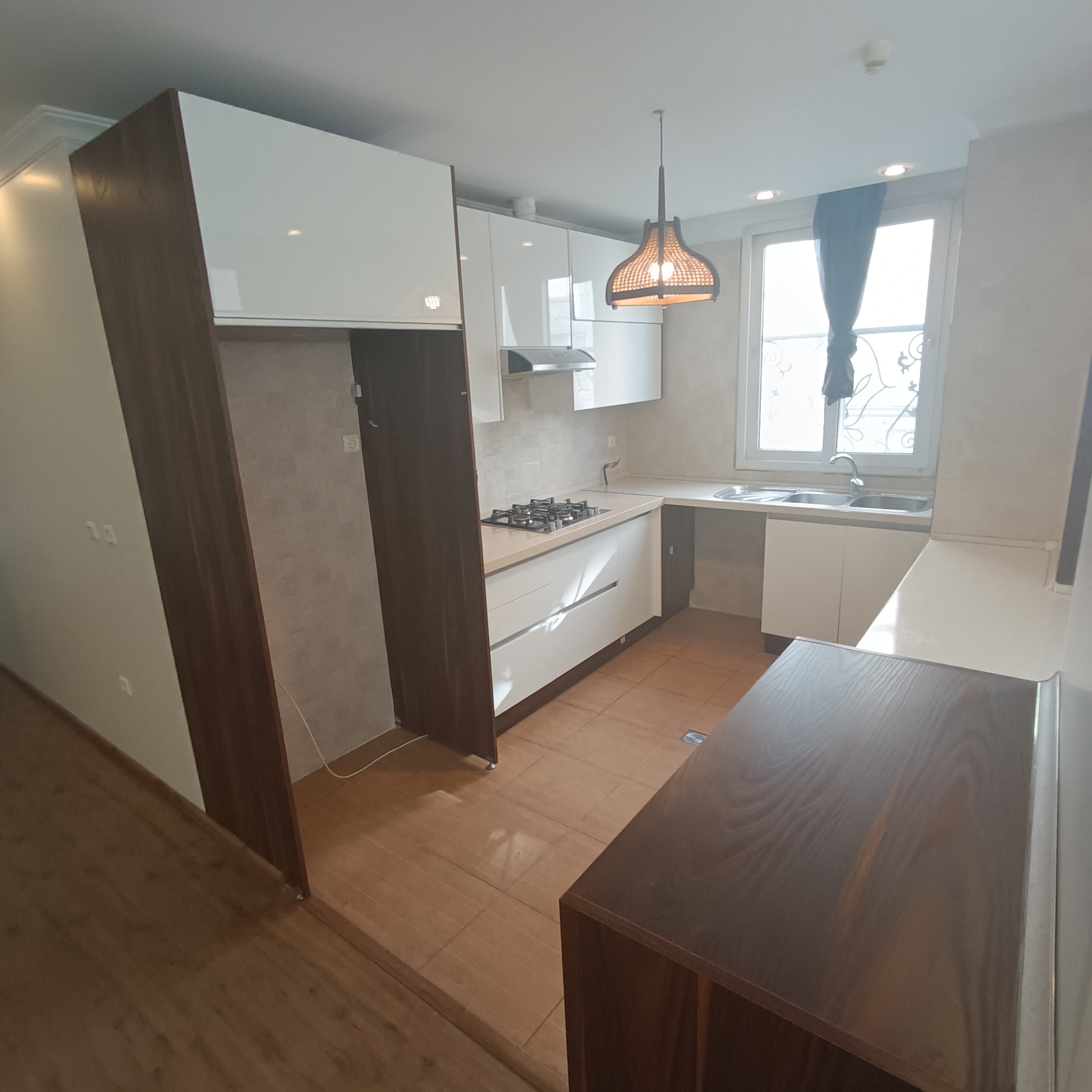 اجاره آپارتمان 95 نیاوران غرقه نور