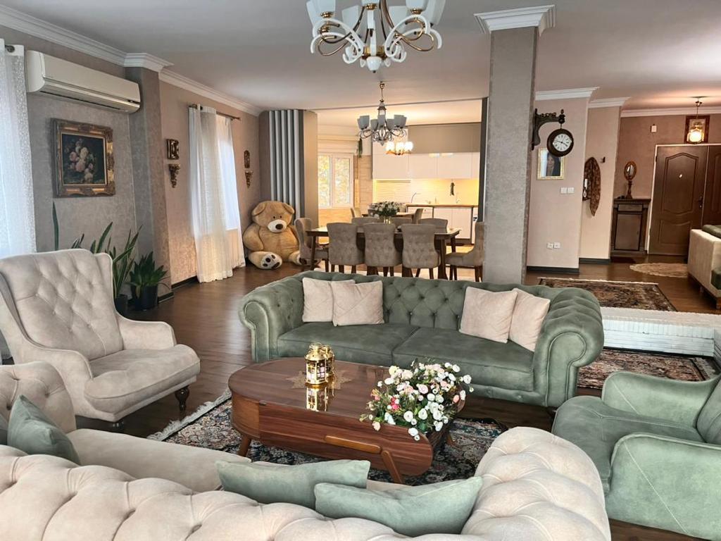 اجاره آپارتمان 230 متر 4 خواب پاسداران شیک
