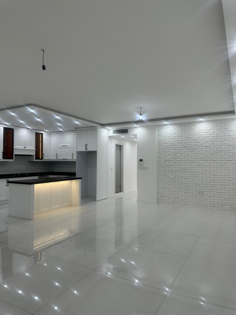 فروش اپارتمان 126 متر آجودانیه