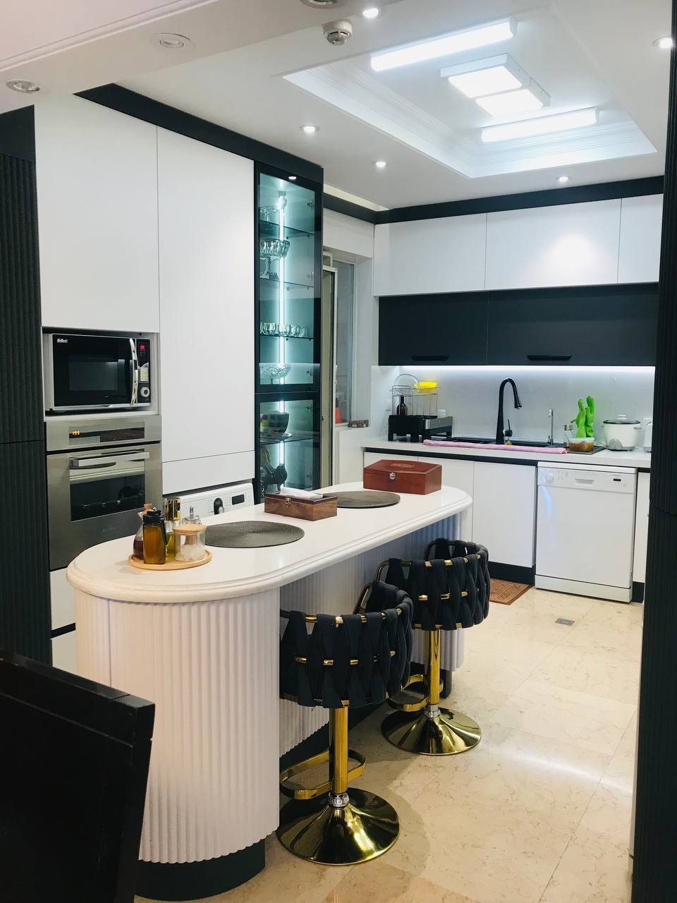 فروش برج 150 متر شهرک لاله