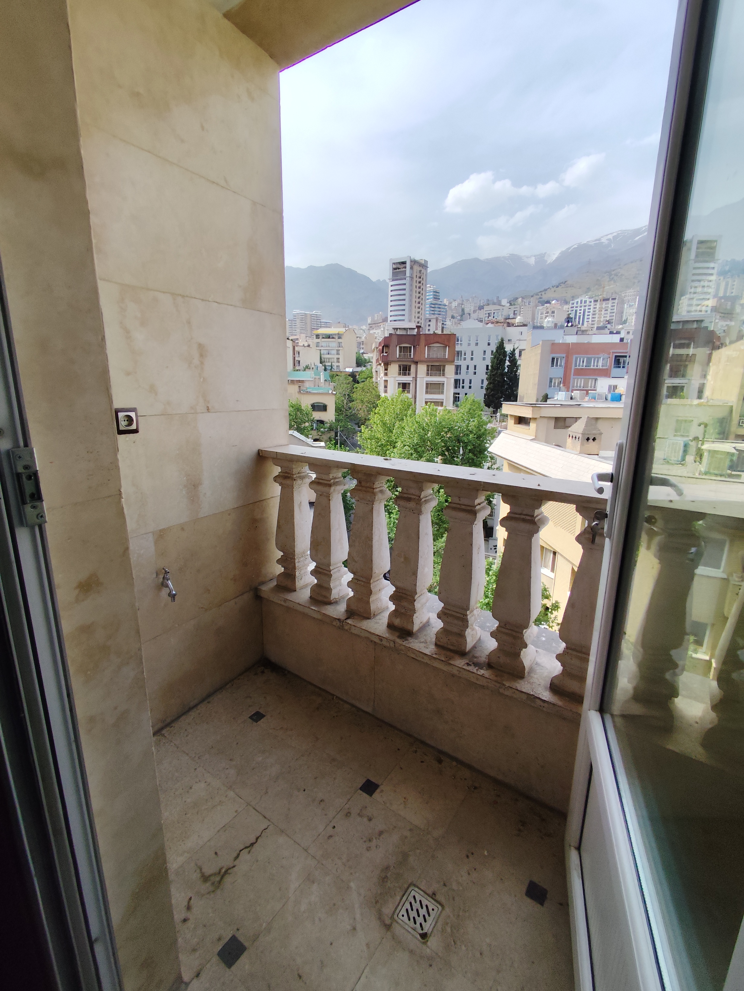 اجاره آپارتمان 130 متری گل سنگ