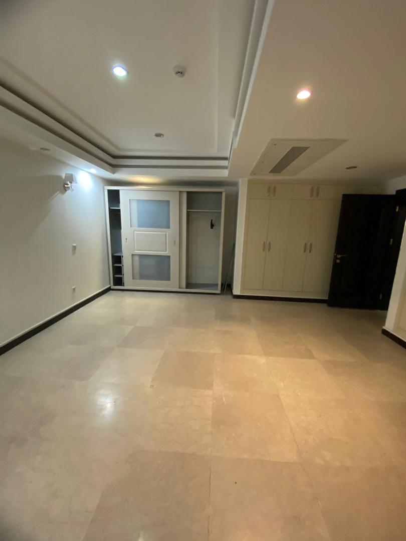 اپارتمان 270متری سه خواب تاپ  لوکیشن فول